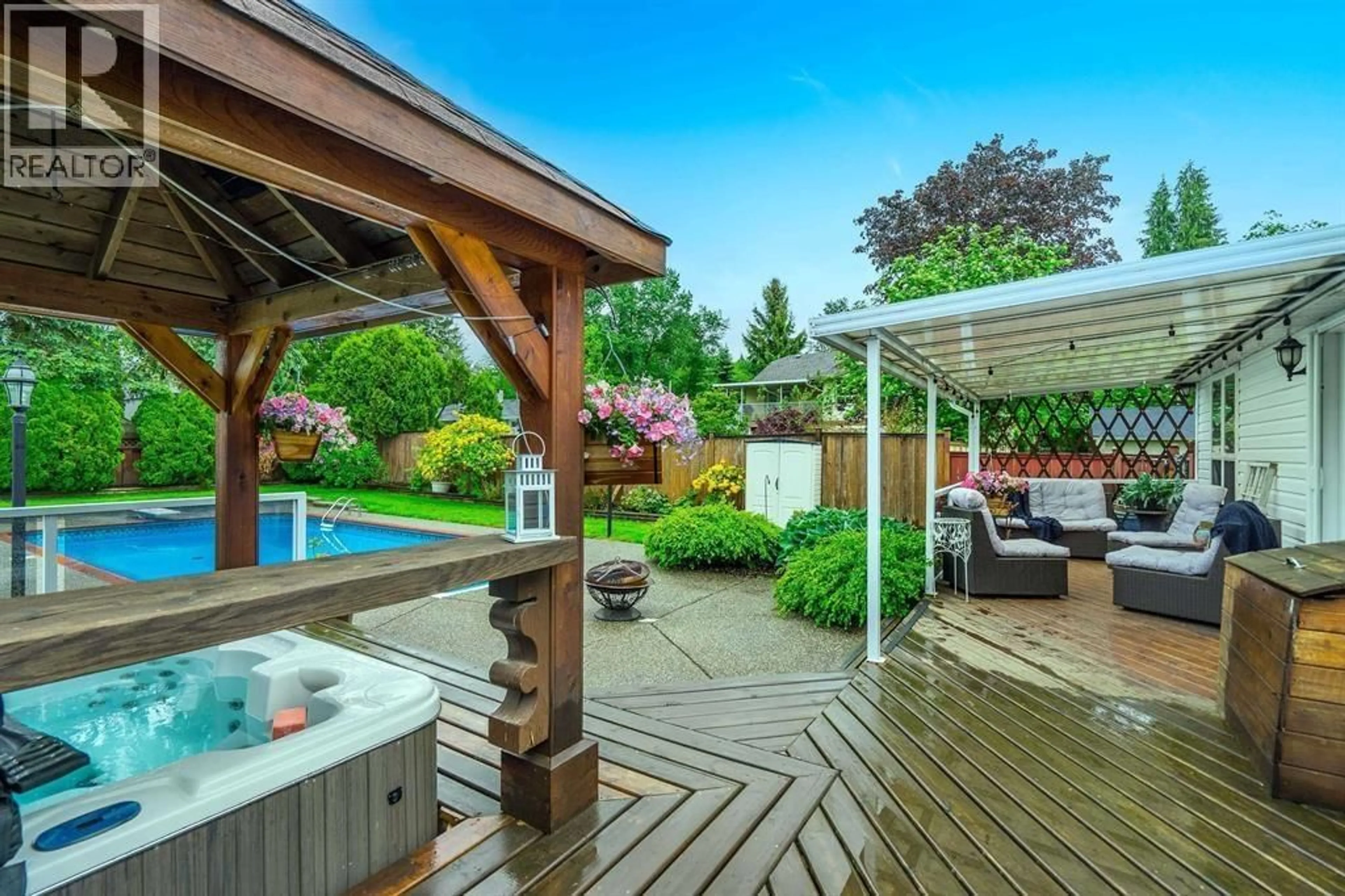 Patio, water/lake/river/ocean view for 24985 DEWDNEY TRUNK ROAD, Maple Ridge British Columbia V4R1X4
