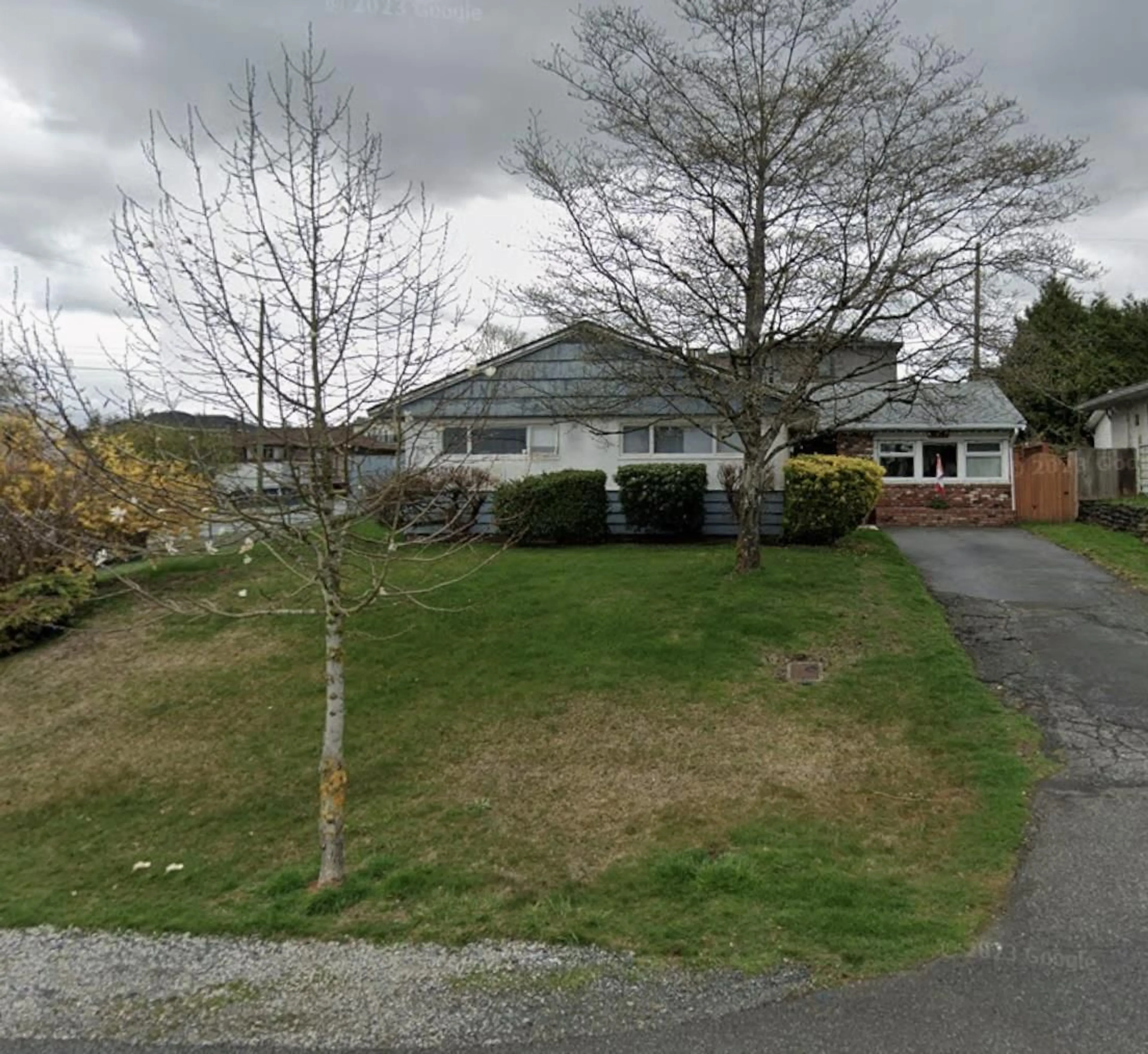 A pic from outside/outdoor area/front of a property/back of a property/a pic from drone, street for 11142 BOLIVAR, Surrey British Columbia V3R3A3