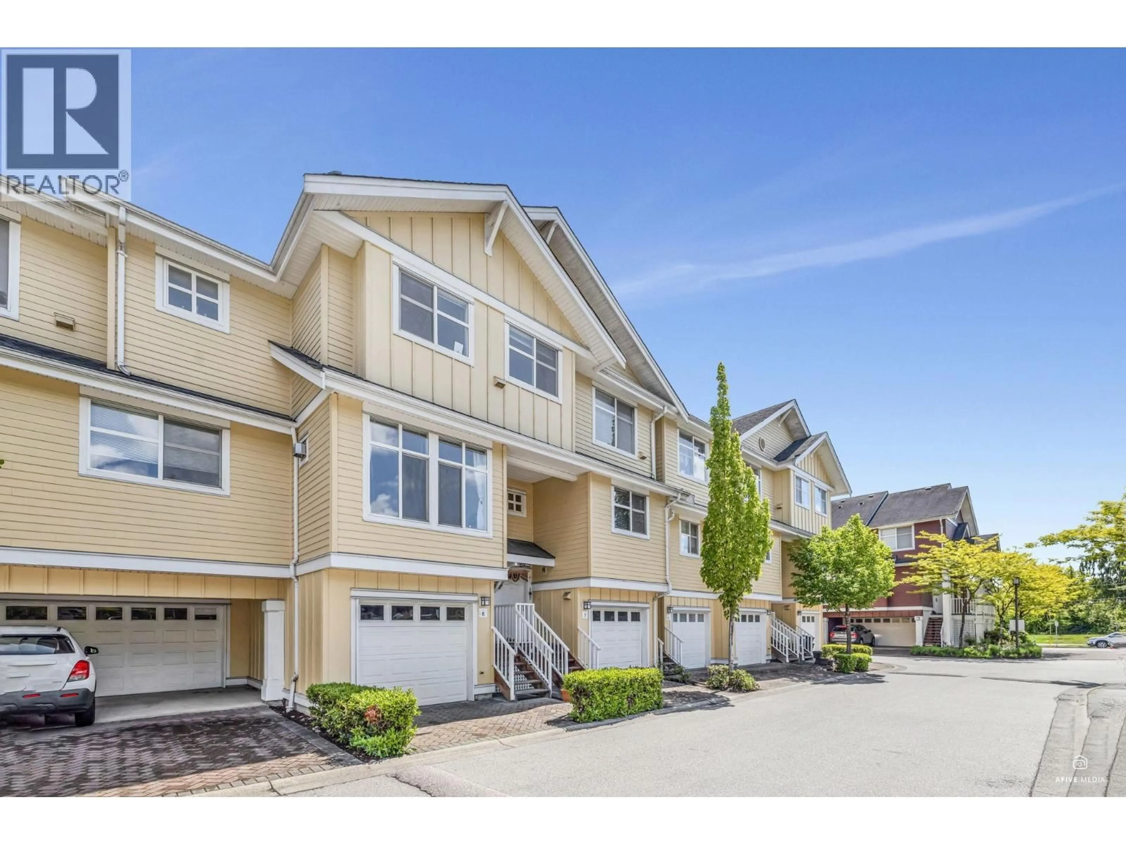 Home with vinyl exterior material, street for 8 - 935 EWEN AVENUE, New Westminster British Columbia V3M0A1