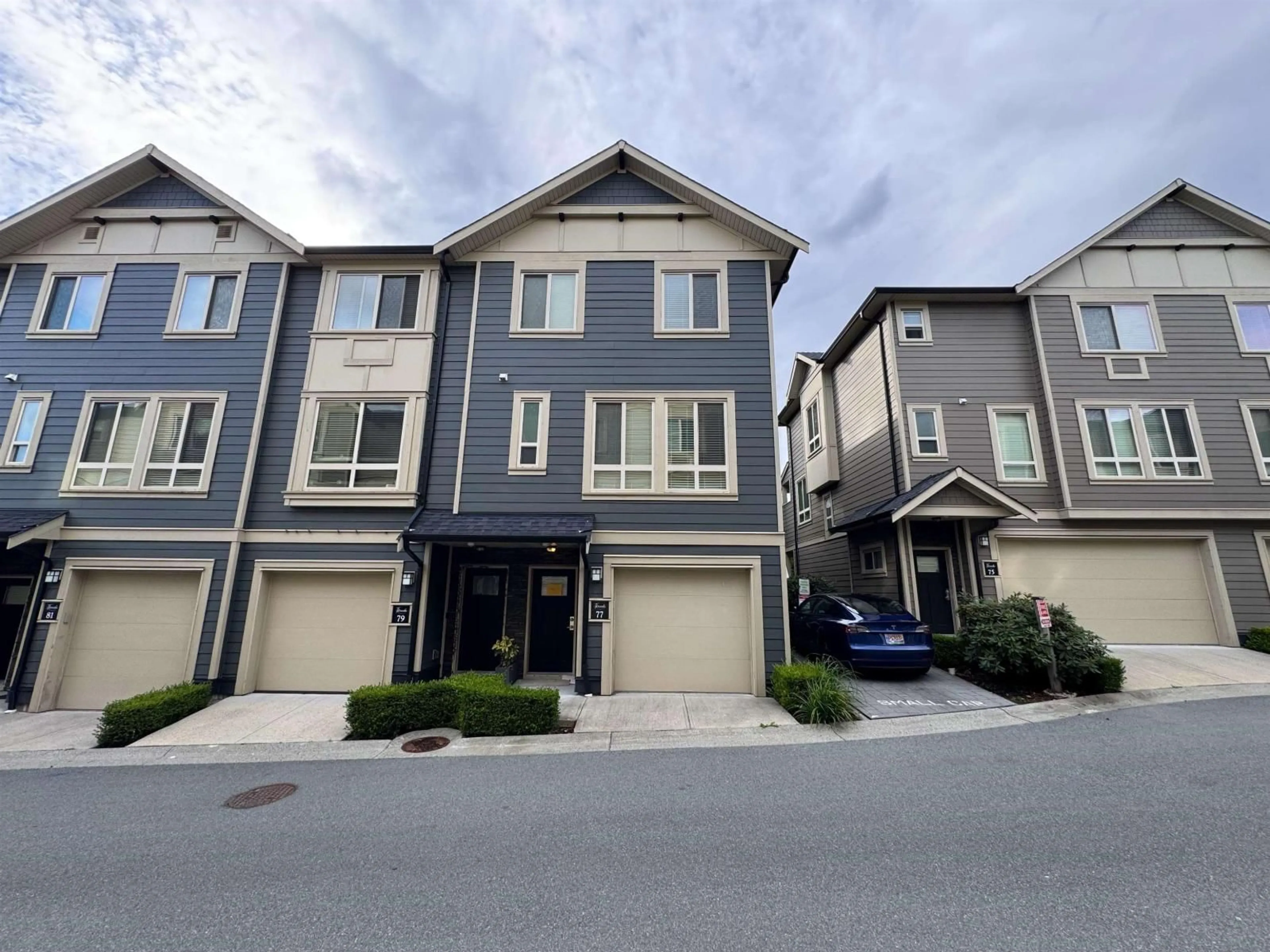 A pic from outside/outdoor area/front of a property/back of a property/a pic from drone, street for 77 - 19913 70, Langley British Columbia V2Y0S9