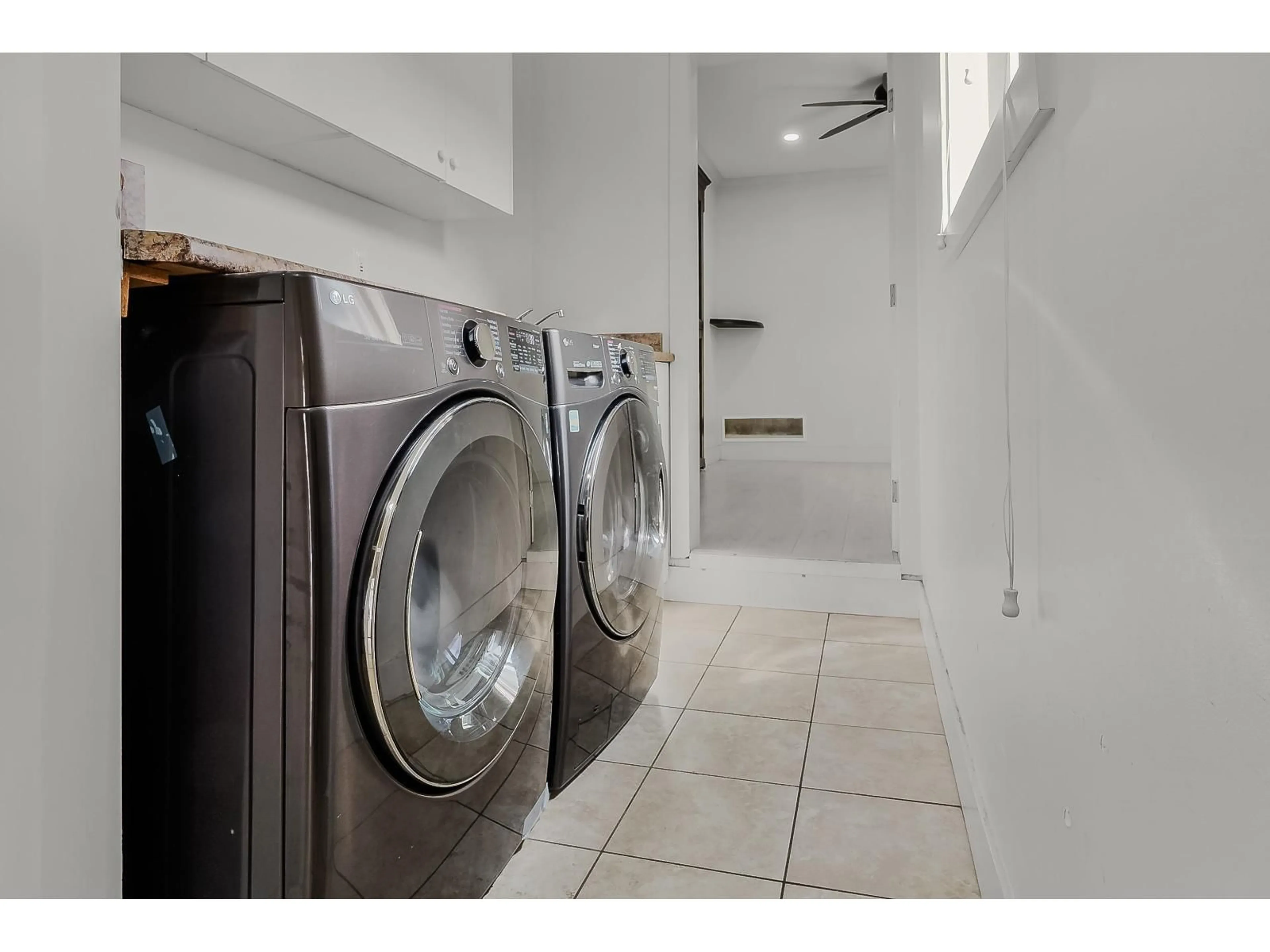 Laundry room for 6951 196 STREET, Surrey British Columbia V4N5Z1