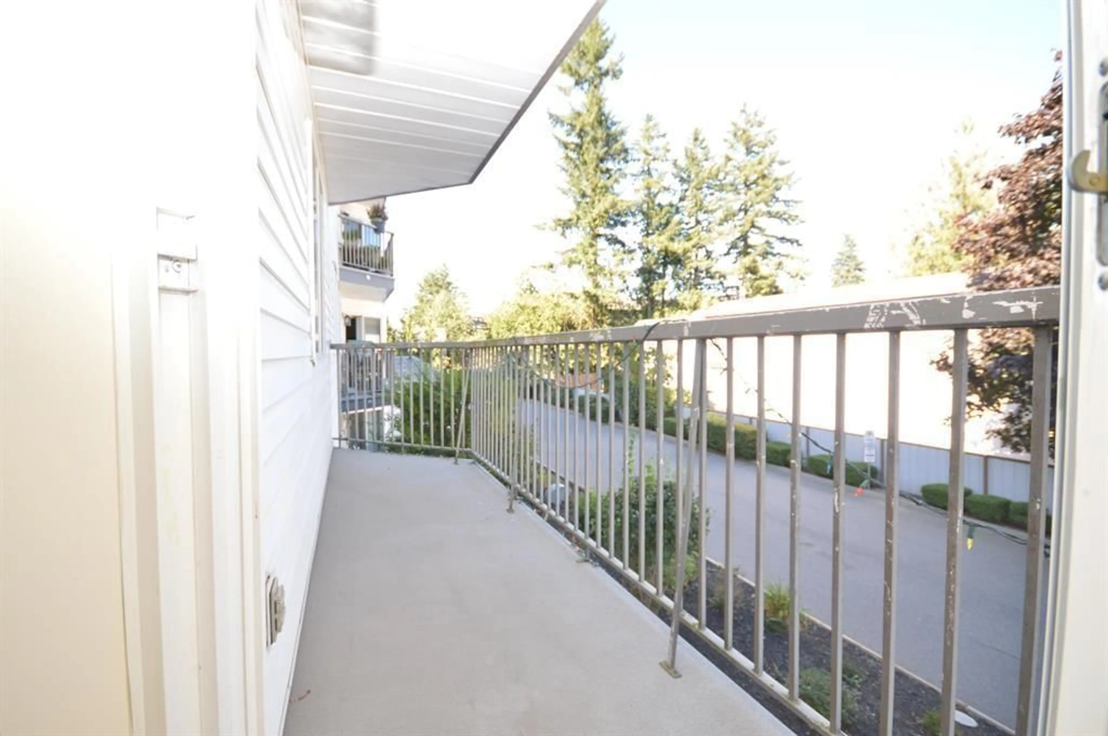 Patio, water/lake/river/ocean view for 202 - 31831 PEARDONVILLE, Abbotsford British Columbia V2T1L5