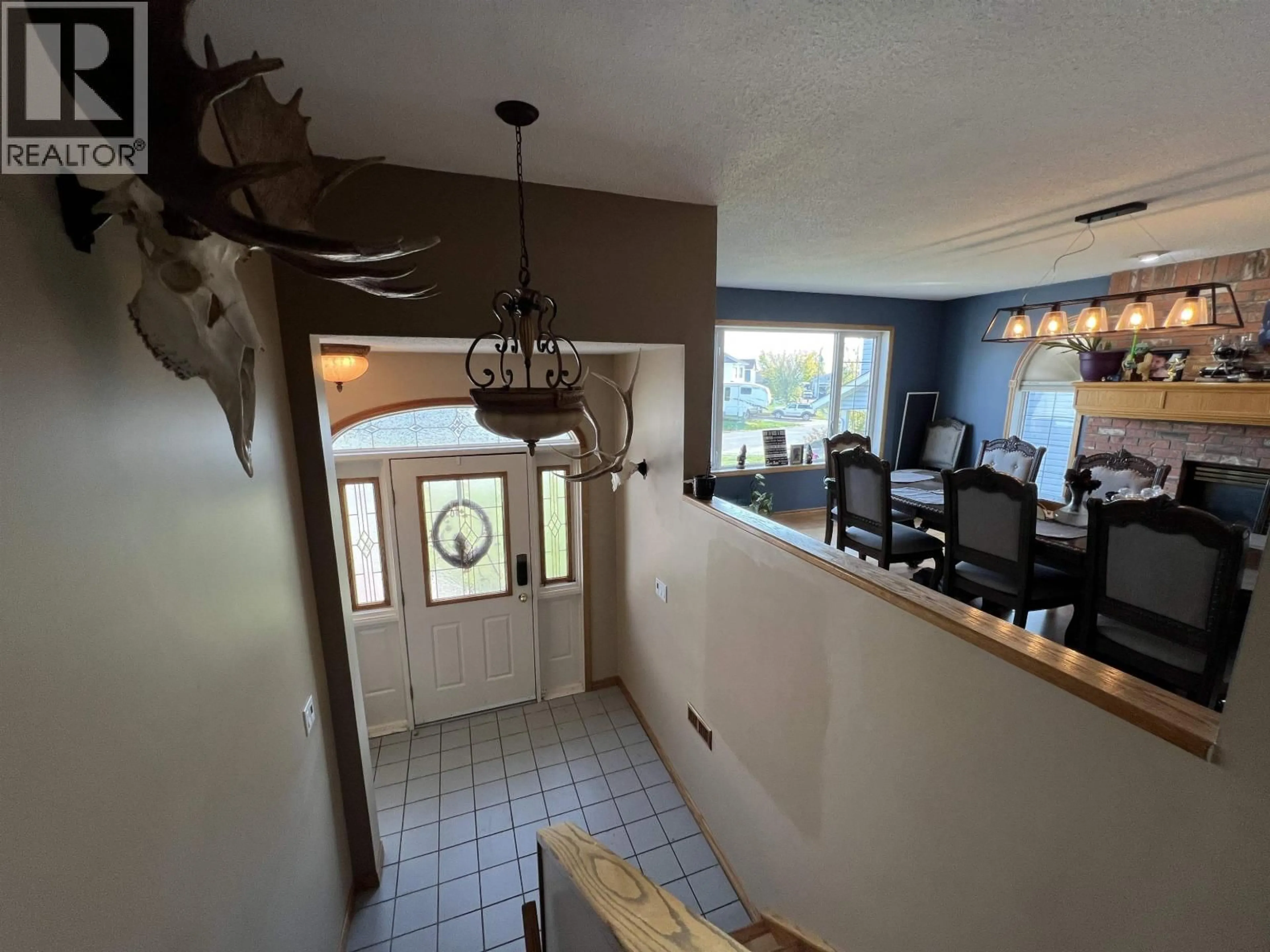 Indoor foyer for 5551 MAXHAMISH CRESCENT, Fort Nelson British Columbia V0C1R0