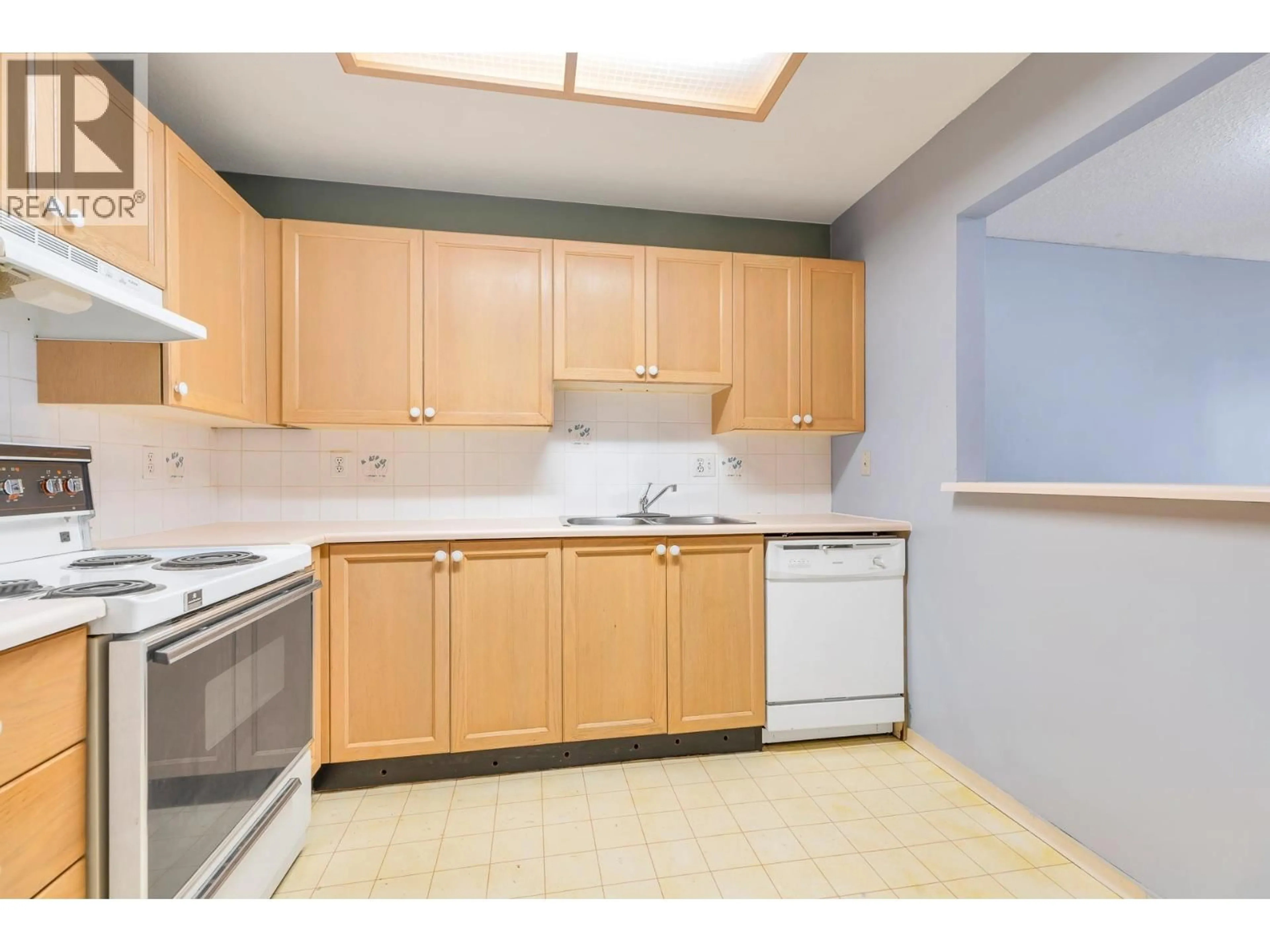 Standard kitchen, unknown for 109 - 8751 GENERAL CURRIE ROAD, Richmond British Columbia V6Y3T7