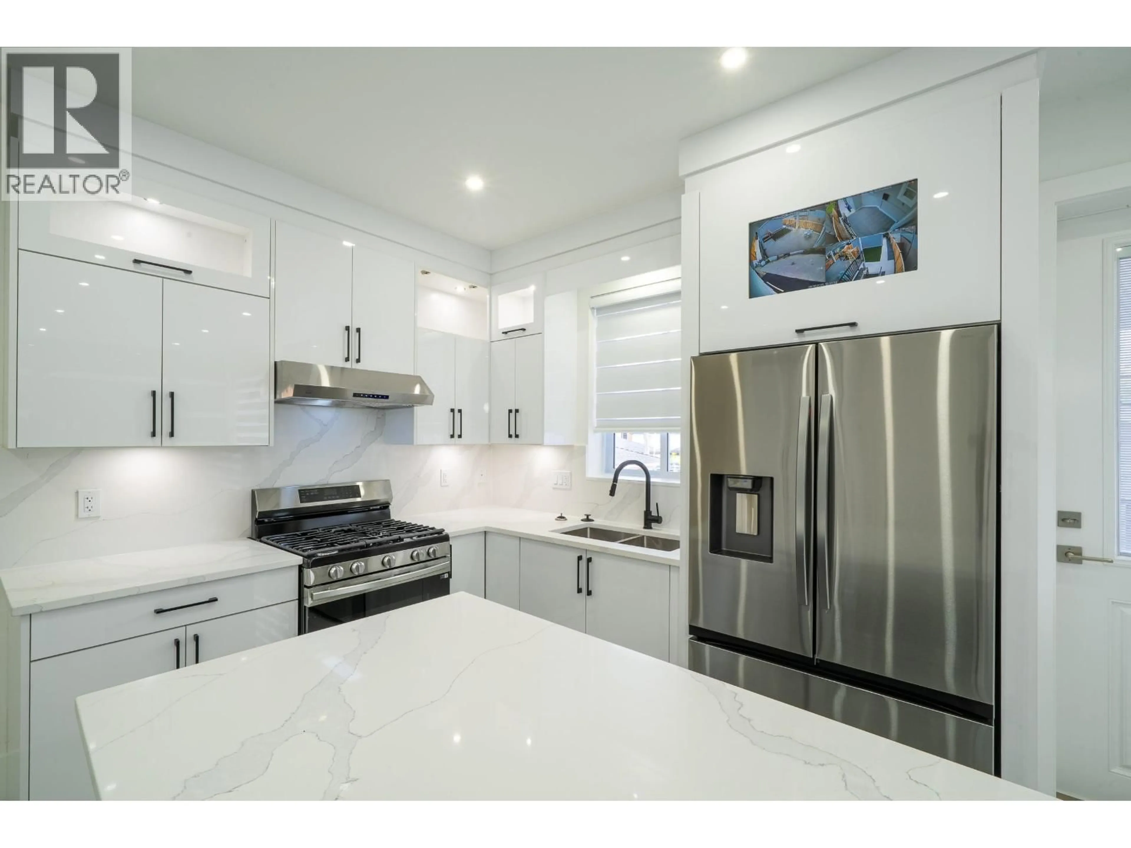 Open concept kitchen, ceramic/tile floor for 2174 46TH AVENUE, Vancouver British Columbia V5P1P4