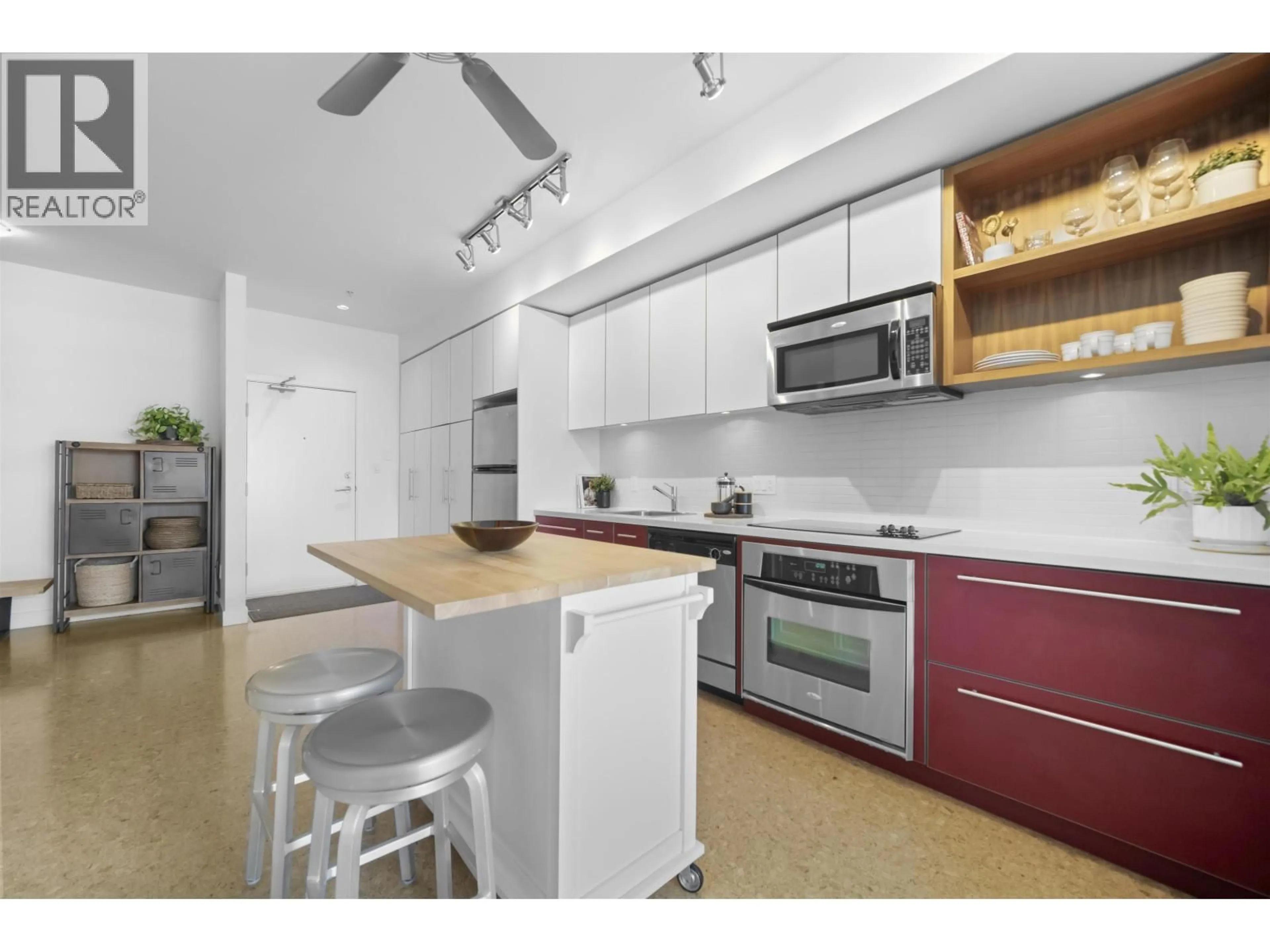 Unknown for 402 - 2828 MAIN STREET, Vancouver British Columbia V5T3G2