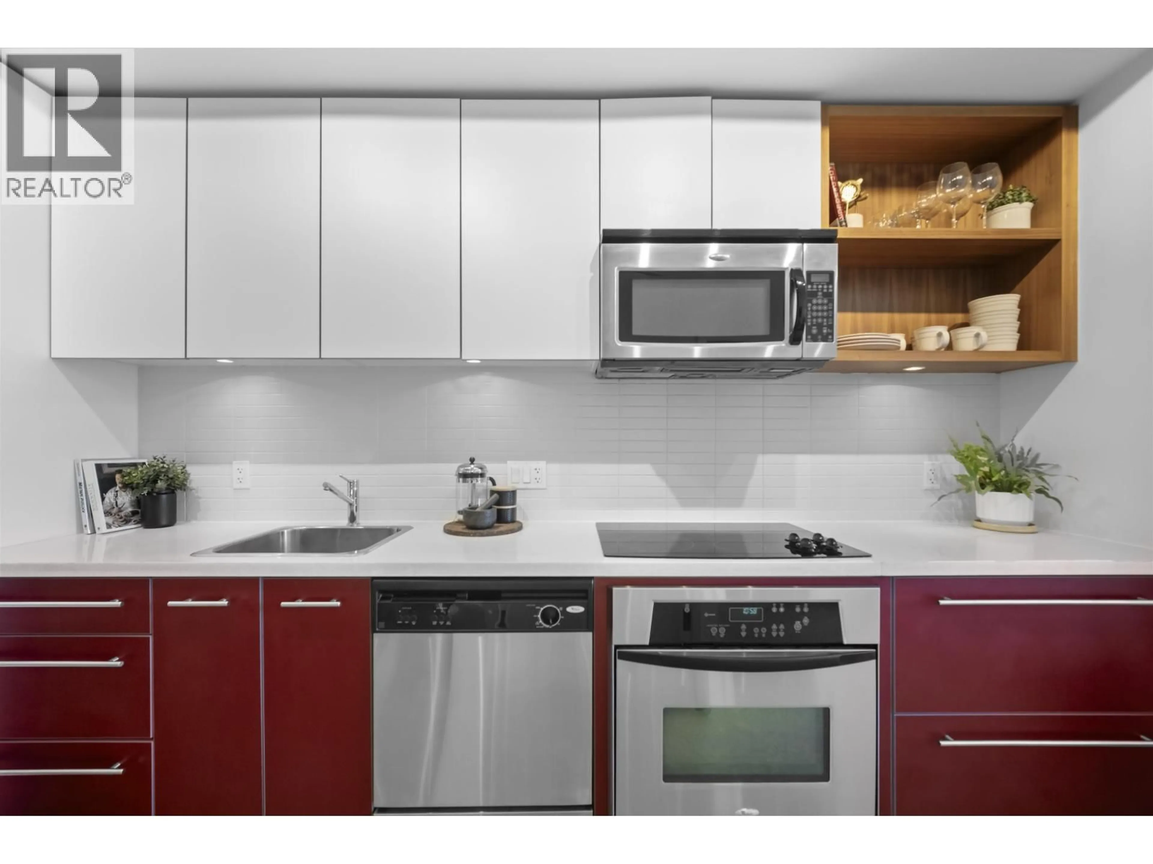 Standard kitchen, unknown for 402 - 2828 MAIN STREET, Vancouver British Columbia V5T3G2