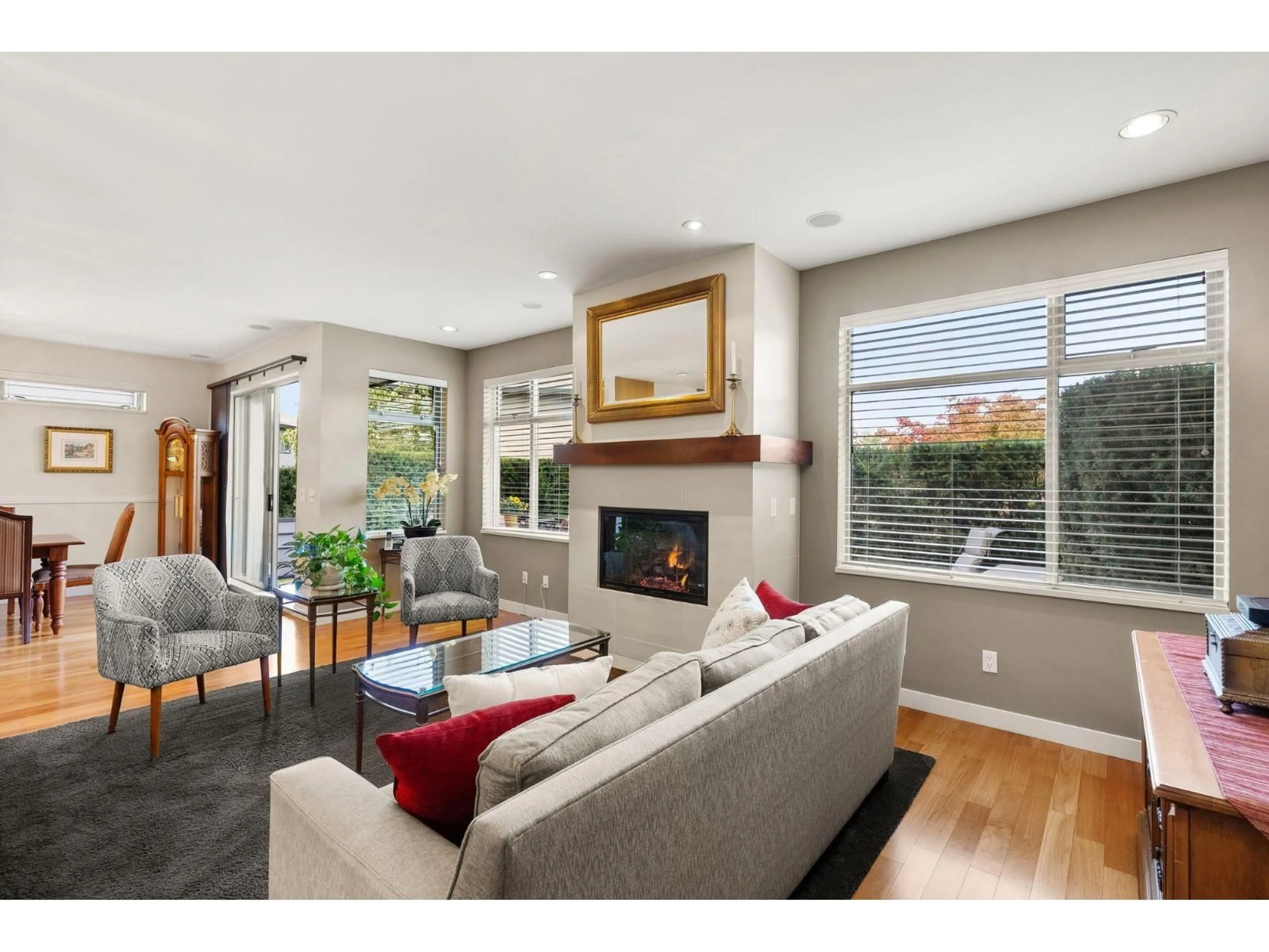 Living room with furniture, unknown for 57 - 2603 162, Surrey British Columbia V3Z2L4