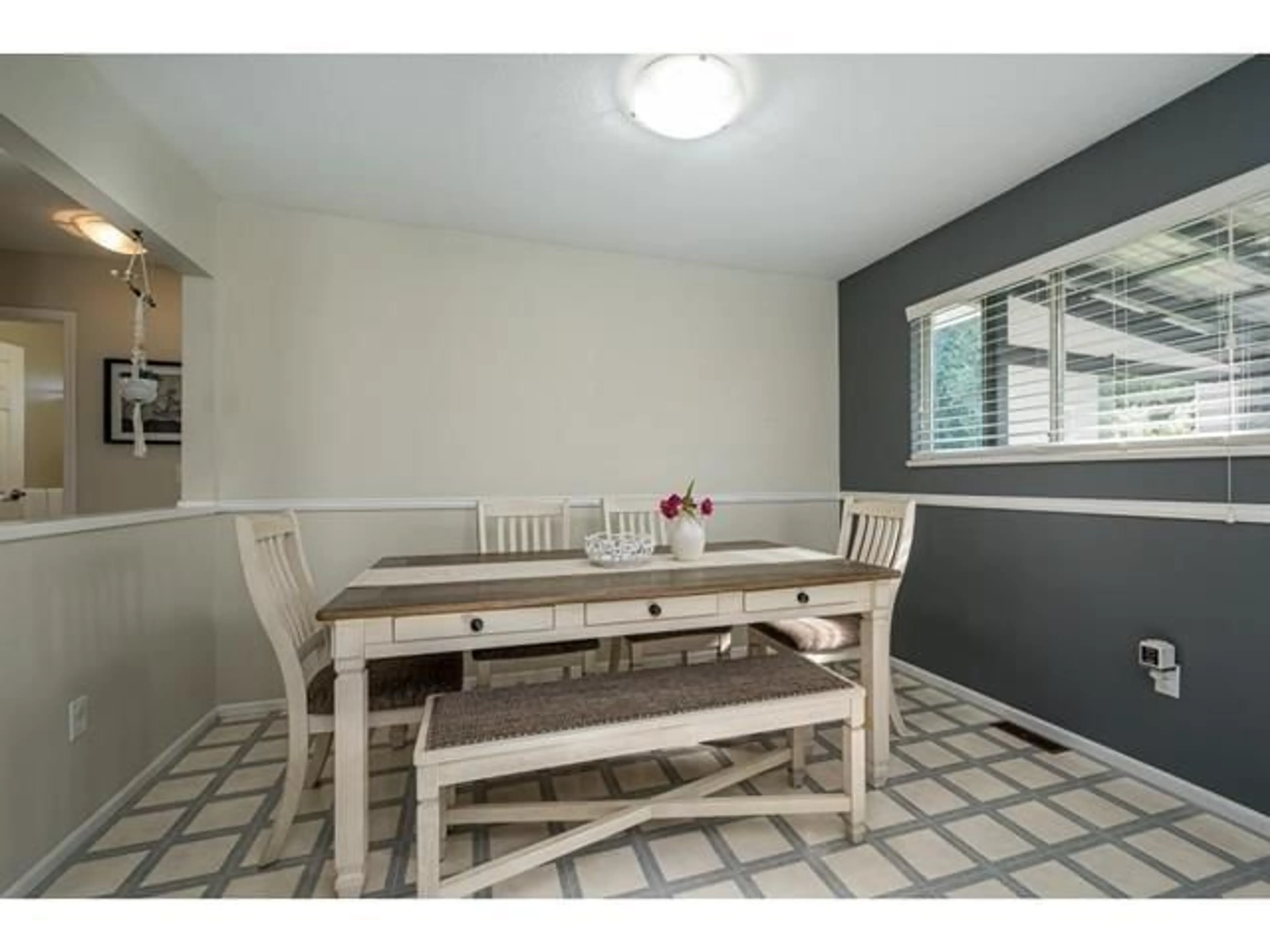 Dining room, unknown for 13526 64A, Surrey British Columbia V3W9H7