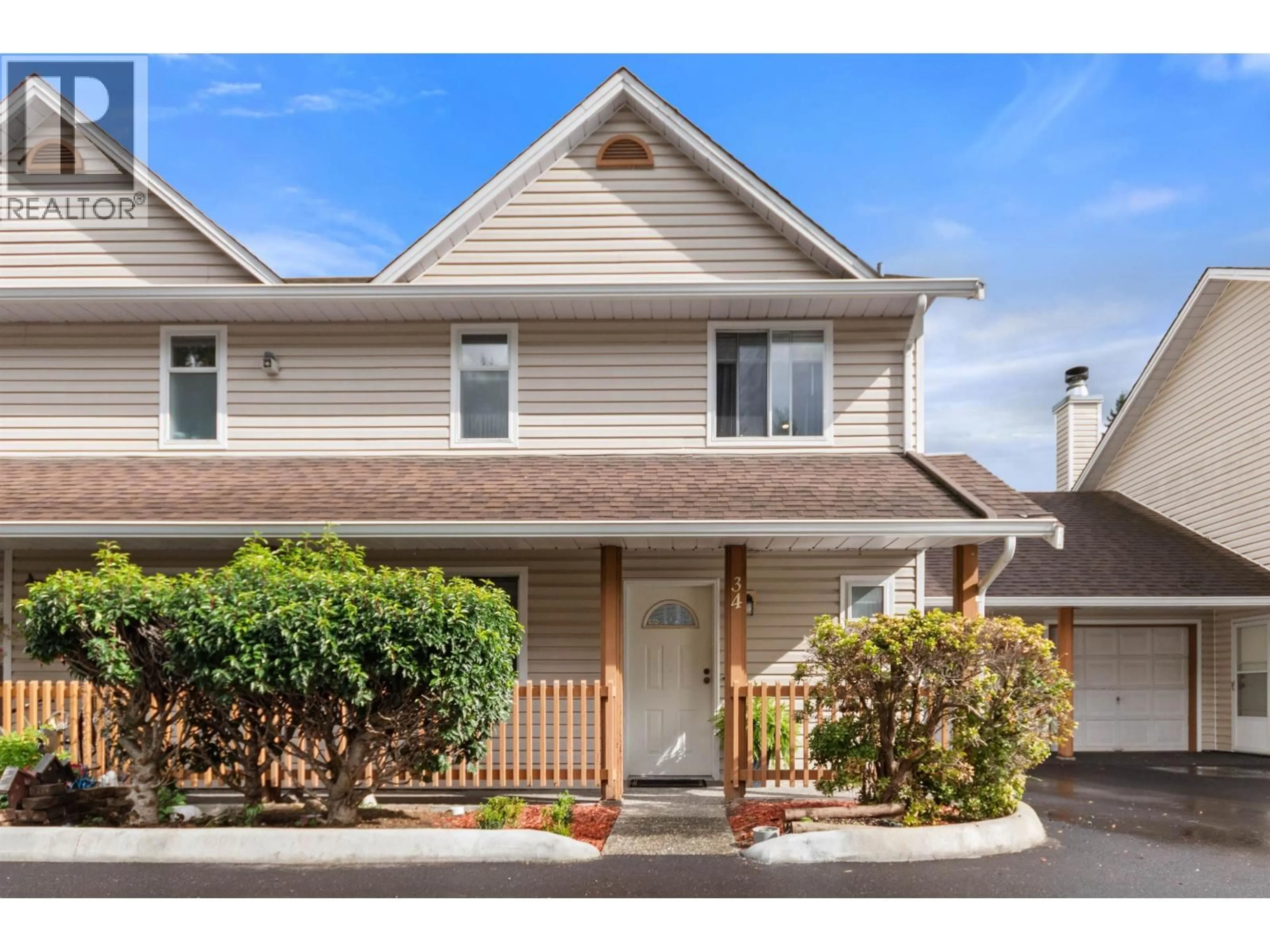 Home with vinyl exterior material, street for 34 - 20699 120B AVENUE, Maple Ridge British Columbia V2X0A6