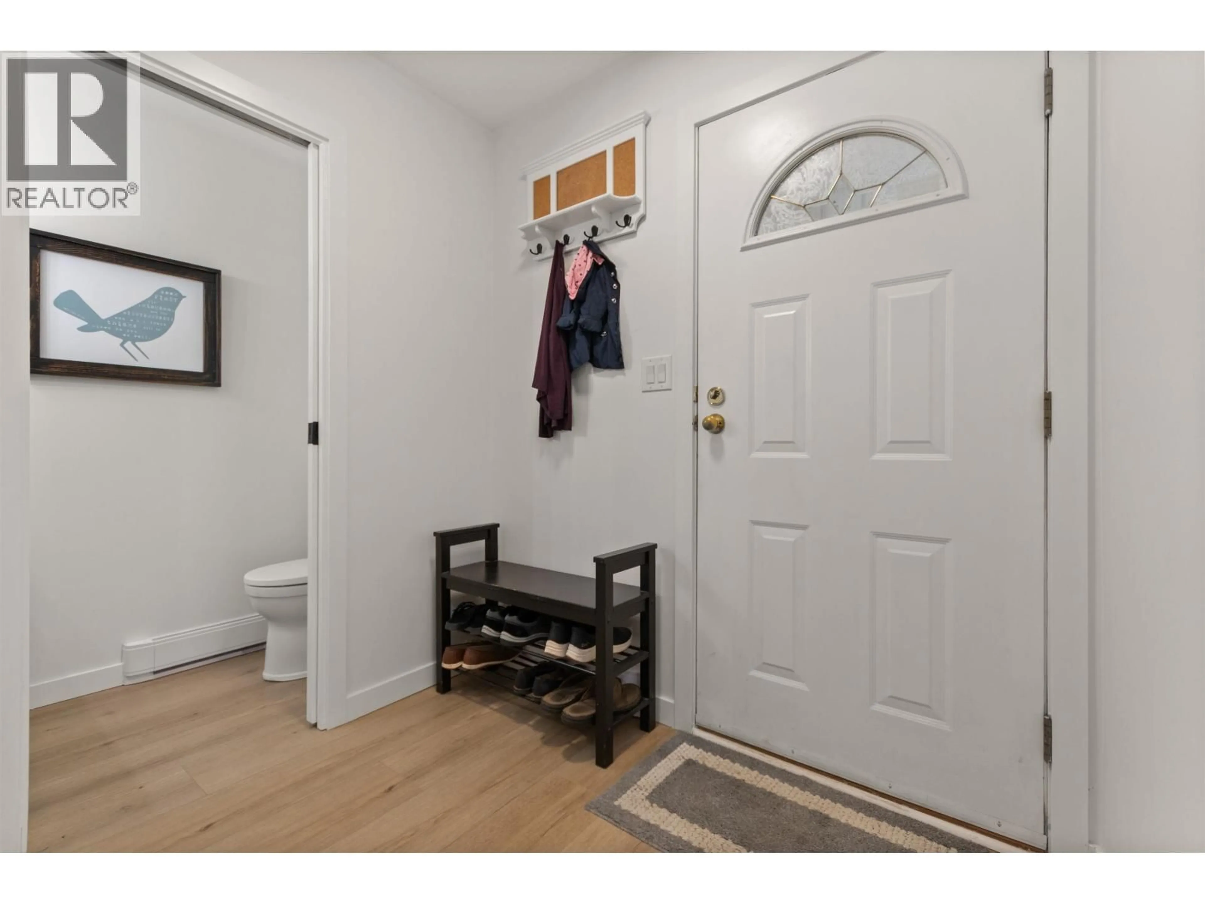 Indoor entryway for 34 - 20699 120B AVENUE, Maple Ridge British Columbia V2X0A6