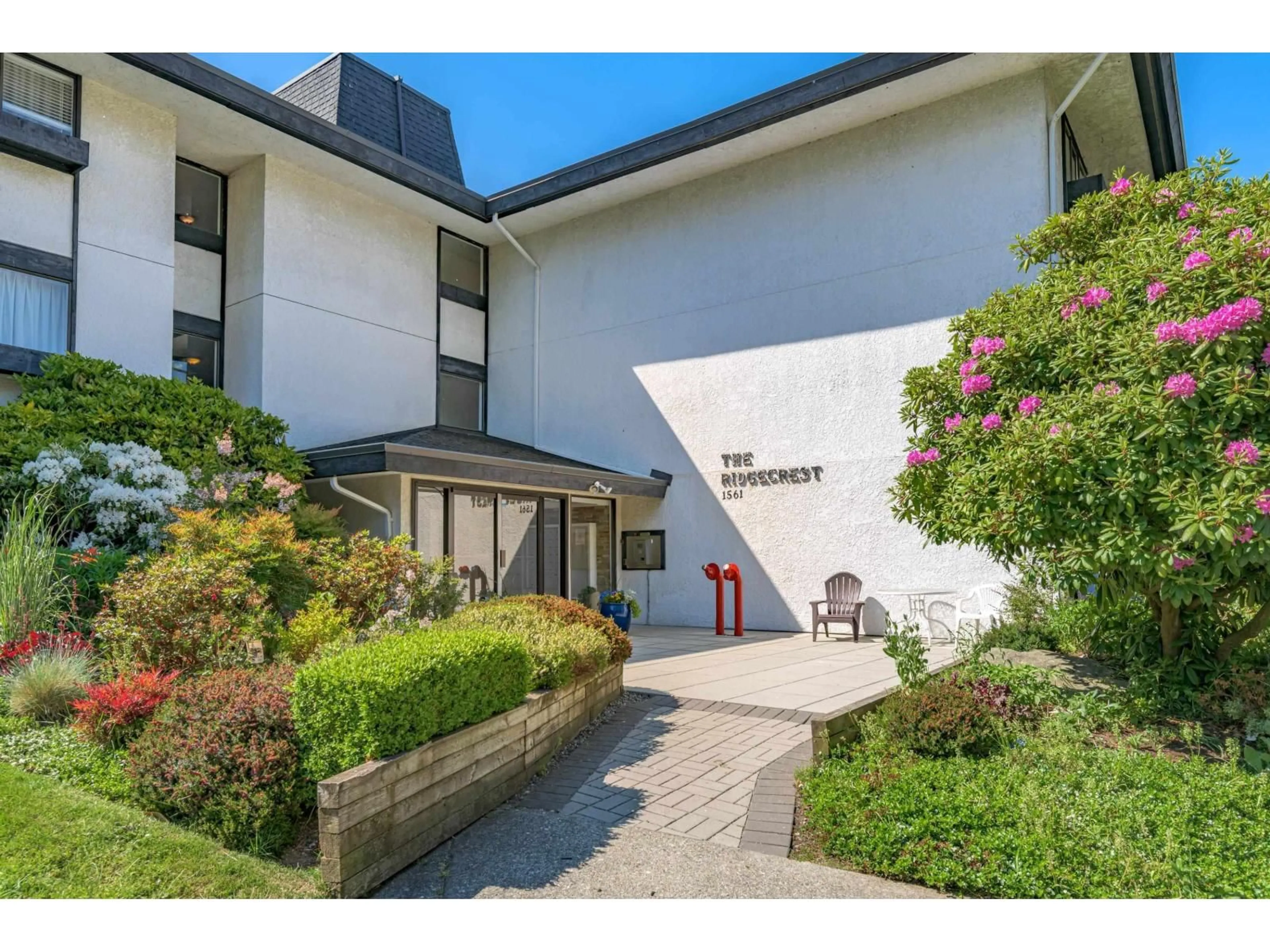 Indoor foyer for 309 - 1561 VIDAL, White Rock British Columbia V4B5A7