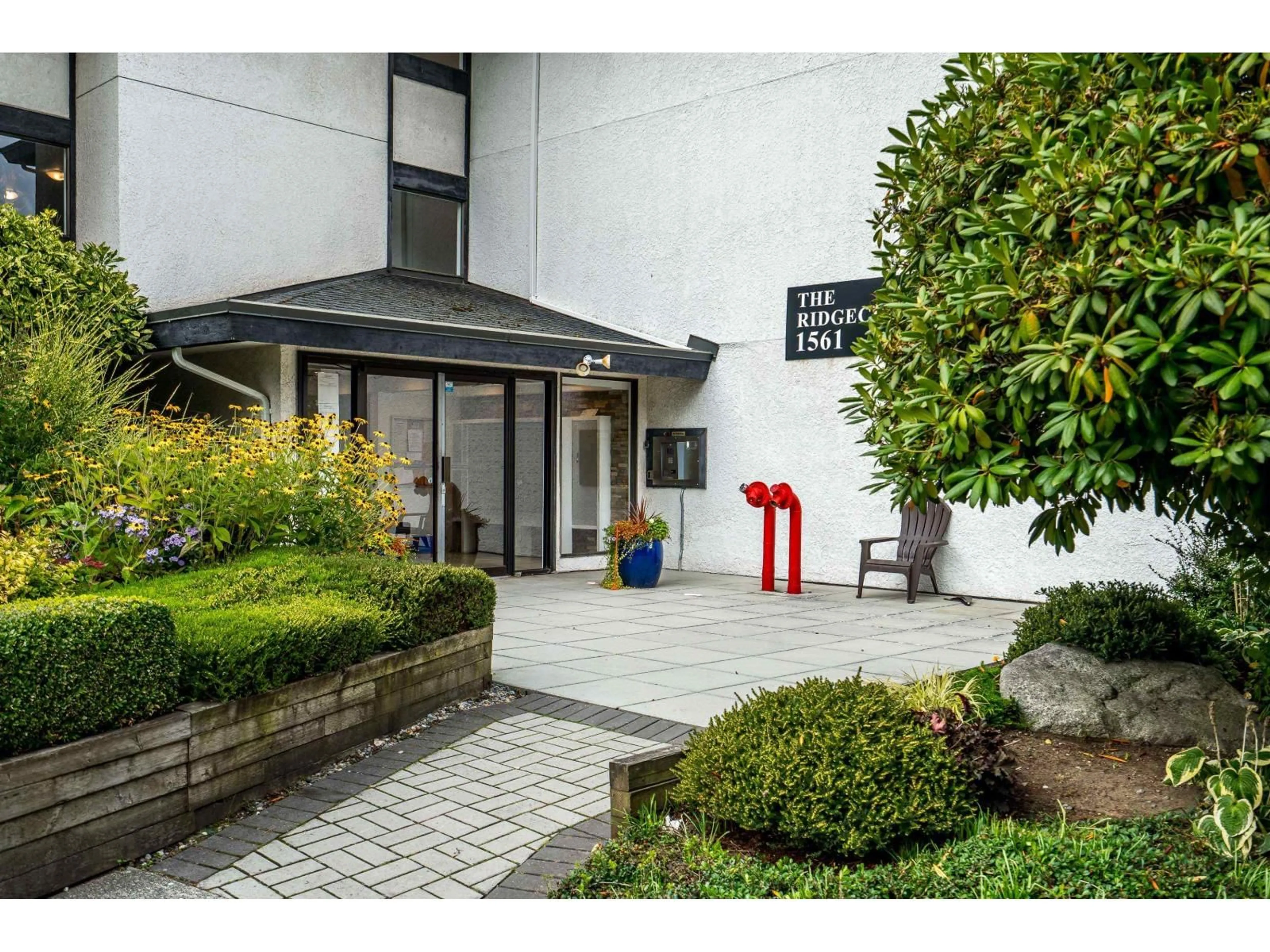 Indoor foyer for 309 - 1561 VIDAL, White Rock British Columbia V4B5A7