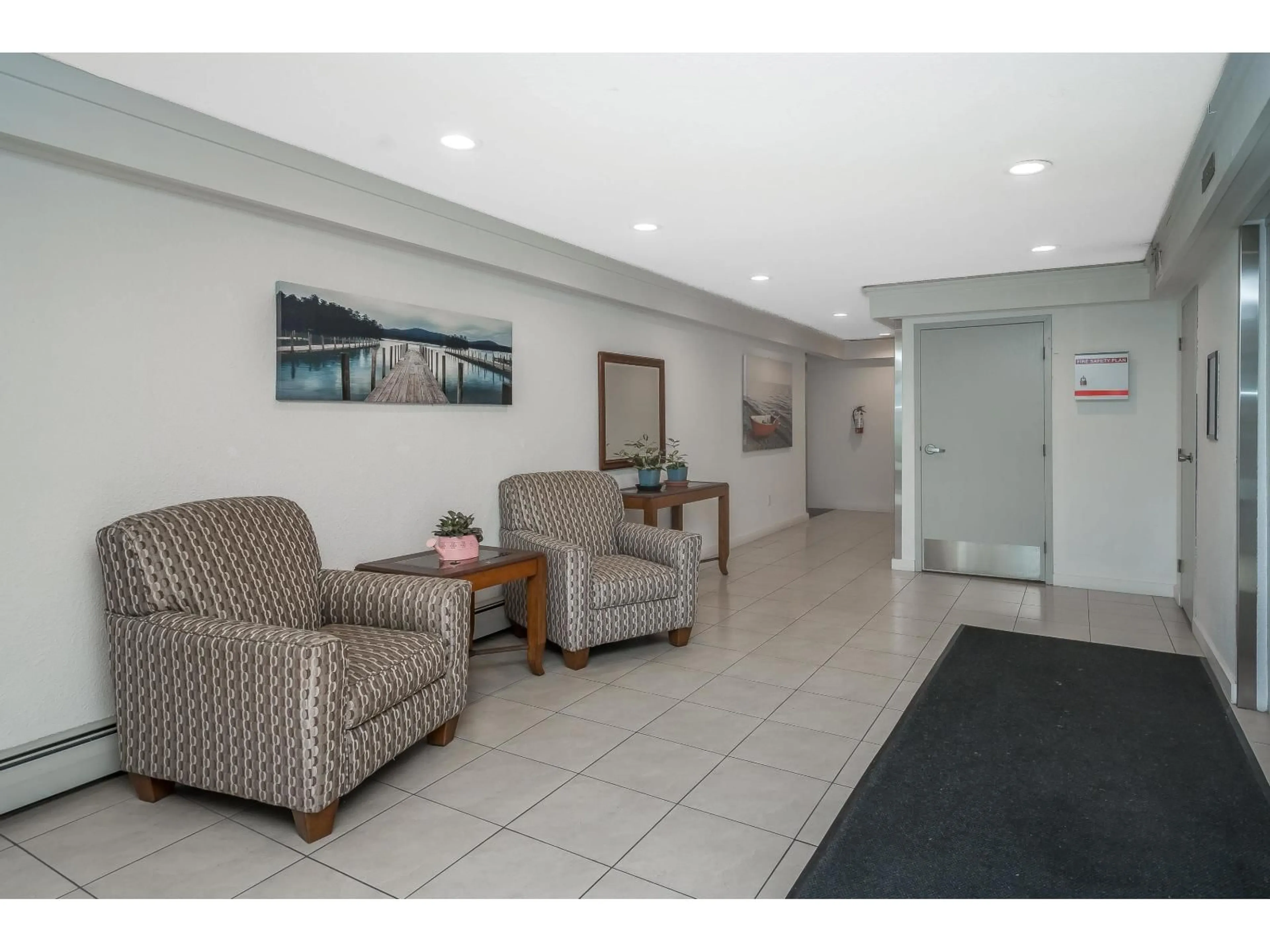 Lobby for 309 - 1561 VIDAL, White Rock British Columbia V4B5A7