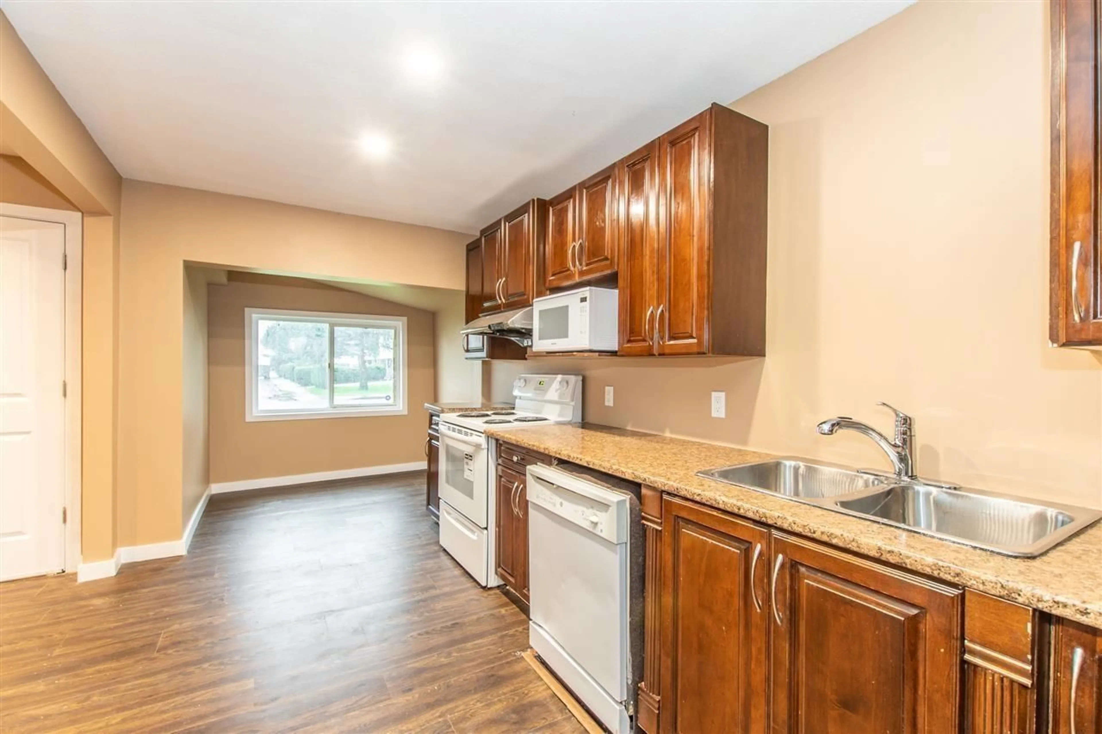 Standard kitchen, unknown for 9485 ROBSON STREET, Chilliwack British Columbia V2P4E4