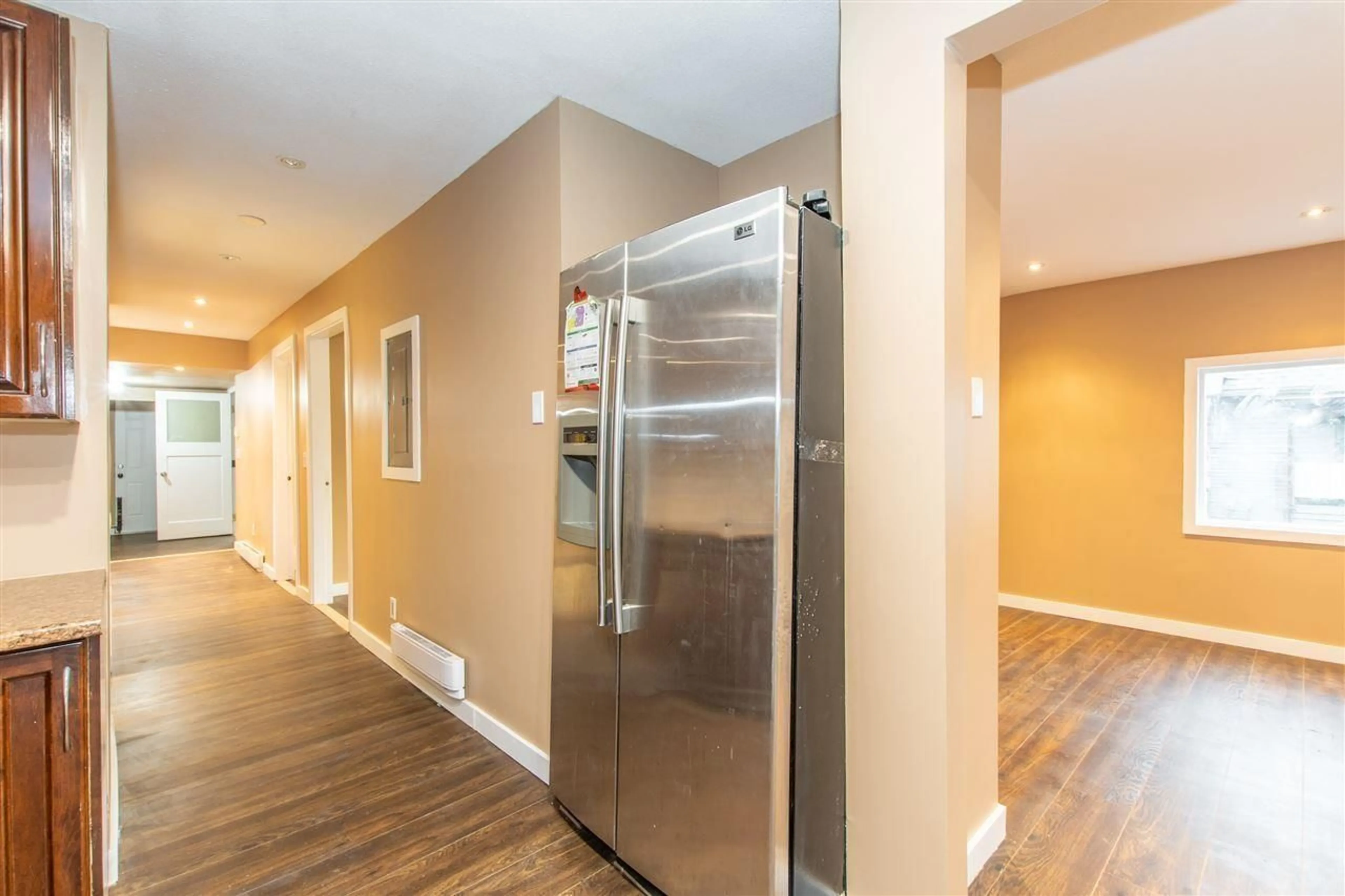 Indoor foyer for 9485 ROBSON STREET, Chilliwack British Columbia V2P4E4