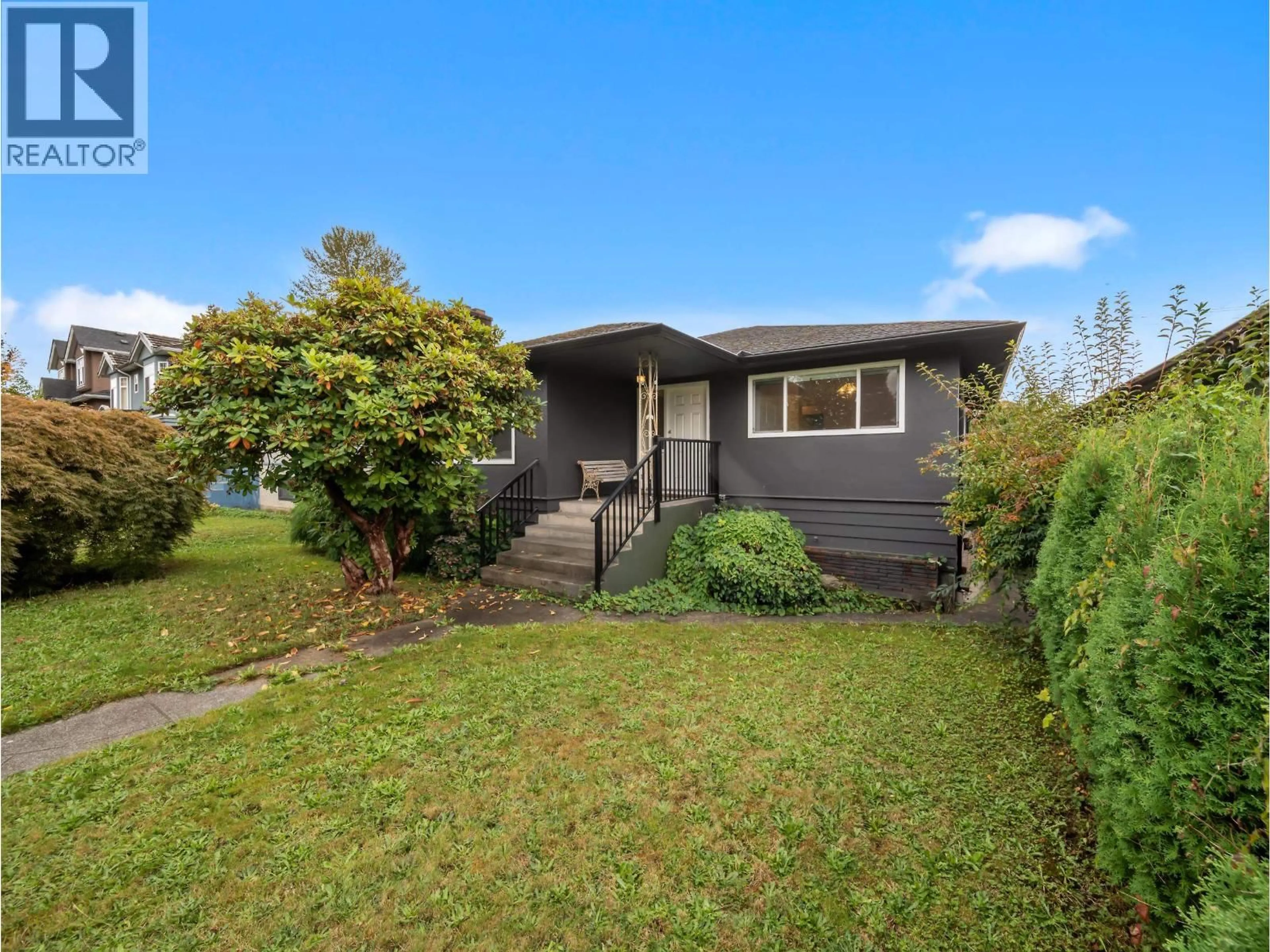 Home with vinyl exterior material, street for 2624 1ST AVENUE, Vancouver British Columbia V5M1A5
