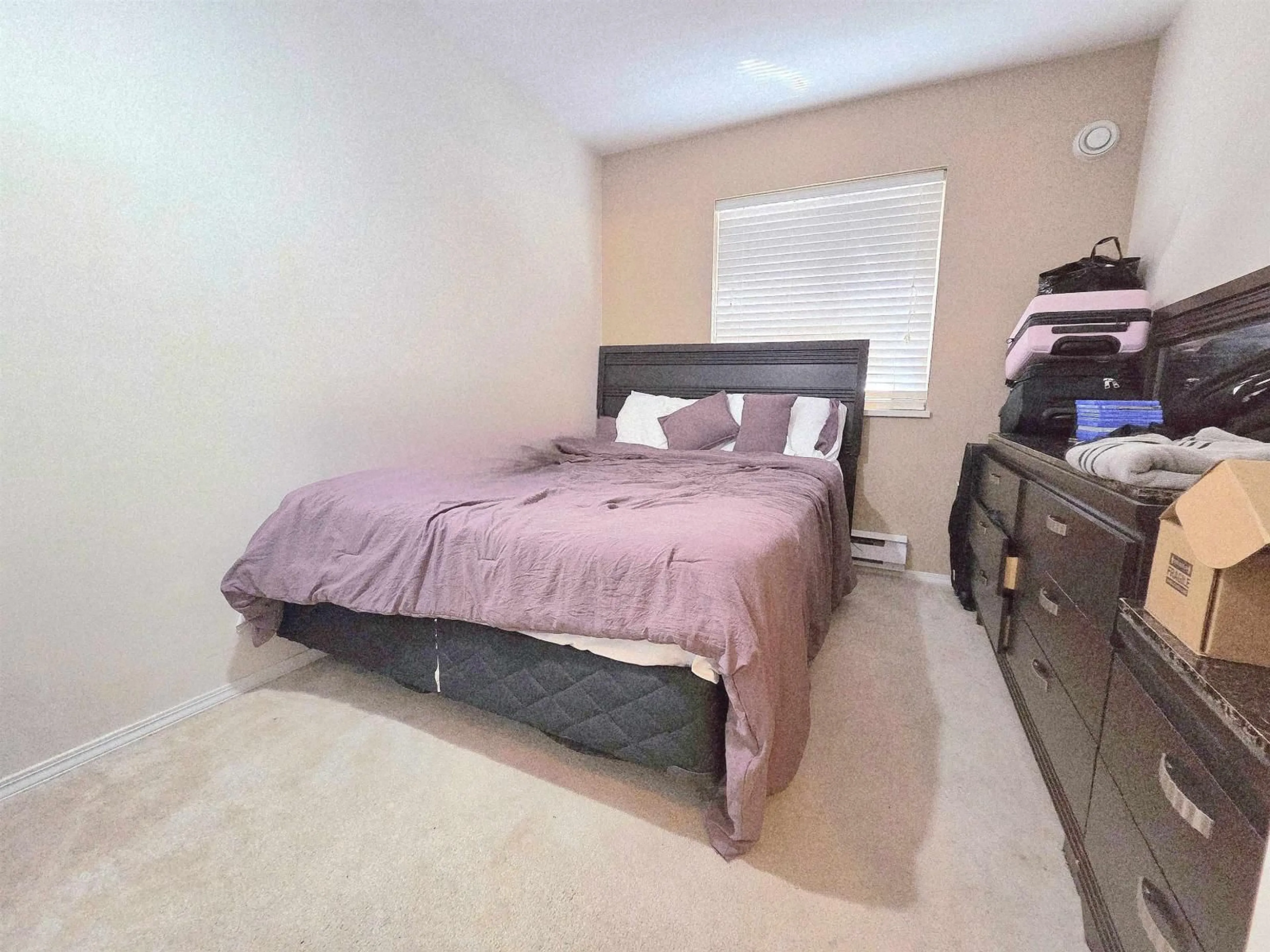 A pic of a room for 406 - 2960 TRETHEWEY, Abbotsford British Columbia V2T6P5