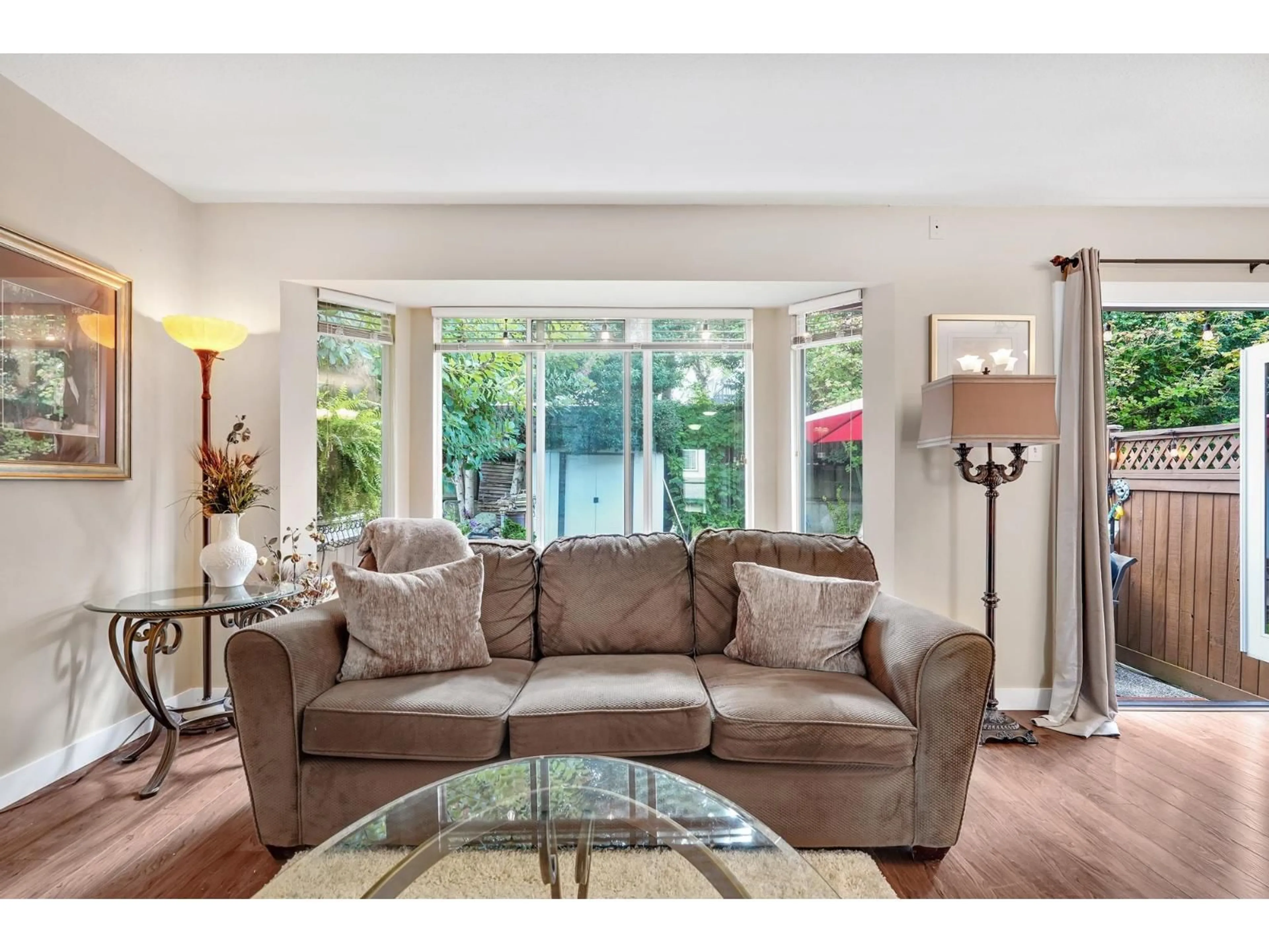 Living room with furniture, unknown for 21 - 8863 216, Langley British Columbia V1M2G9
