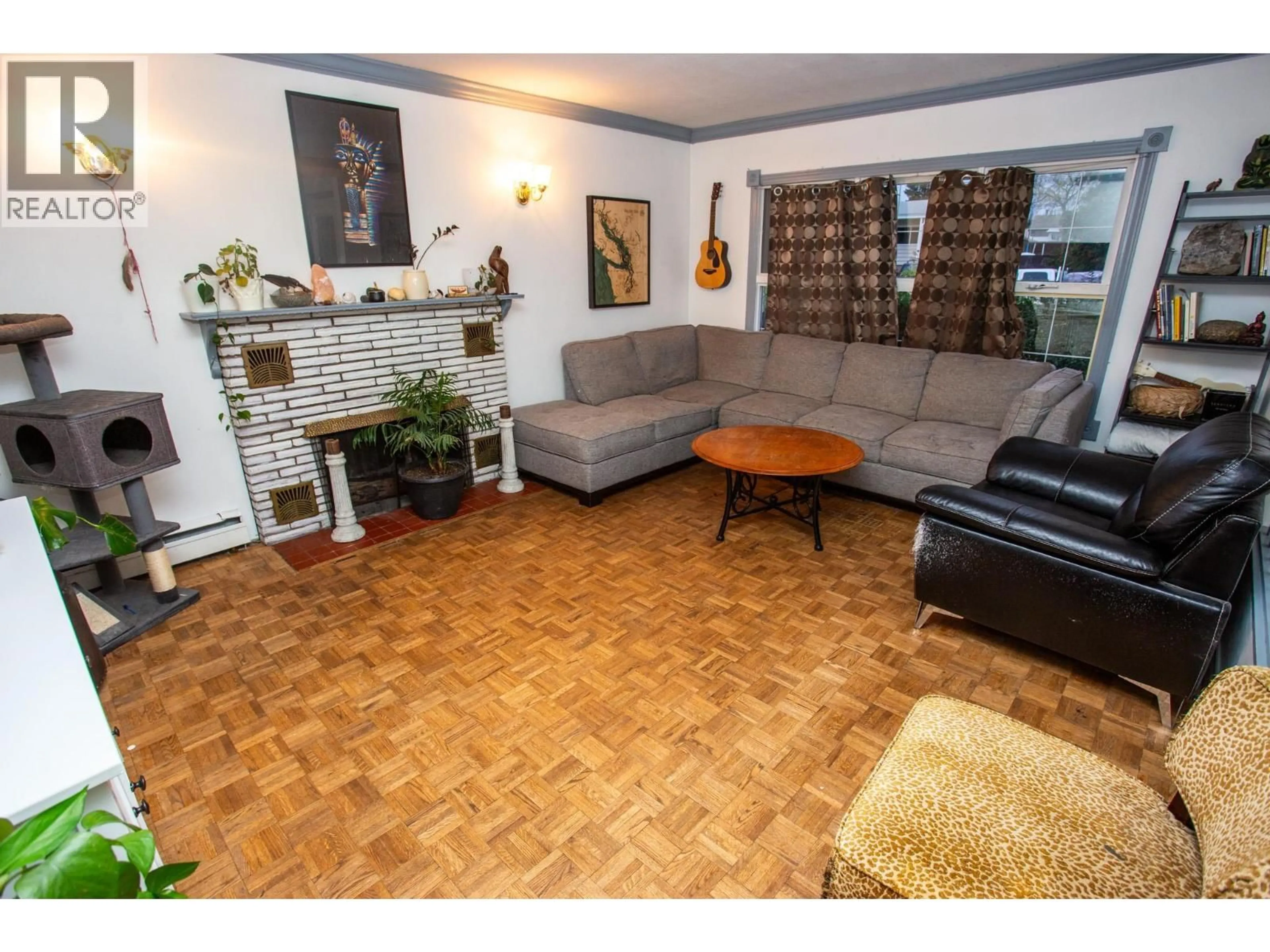 Living room with furniture, unknown for 930 EWERT STREET, Prince George British Columbia V2M2N9