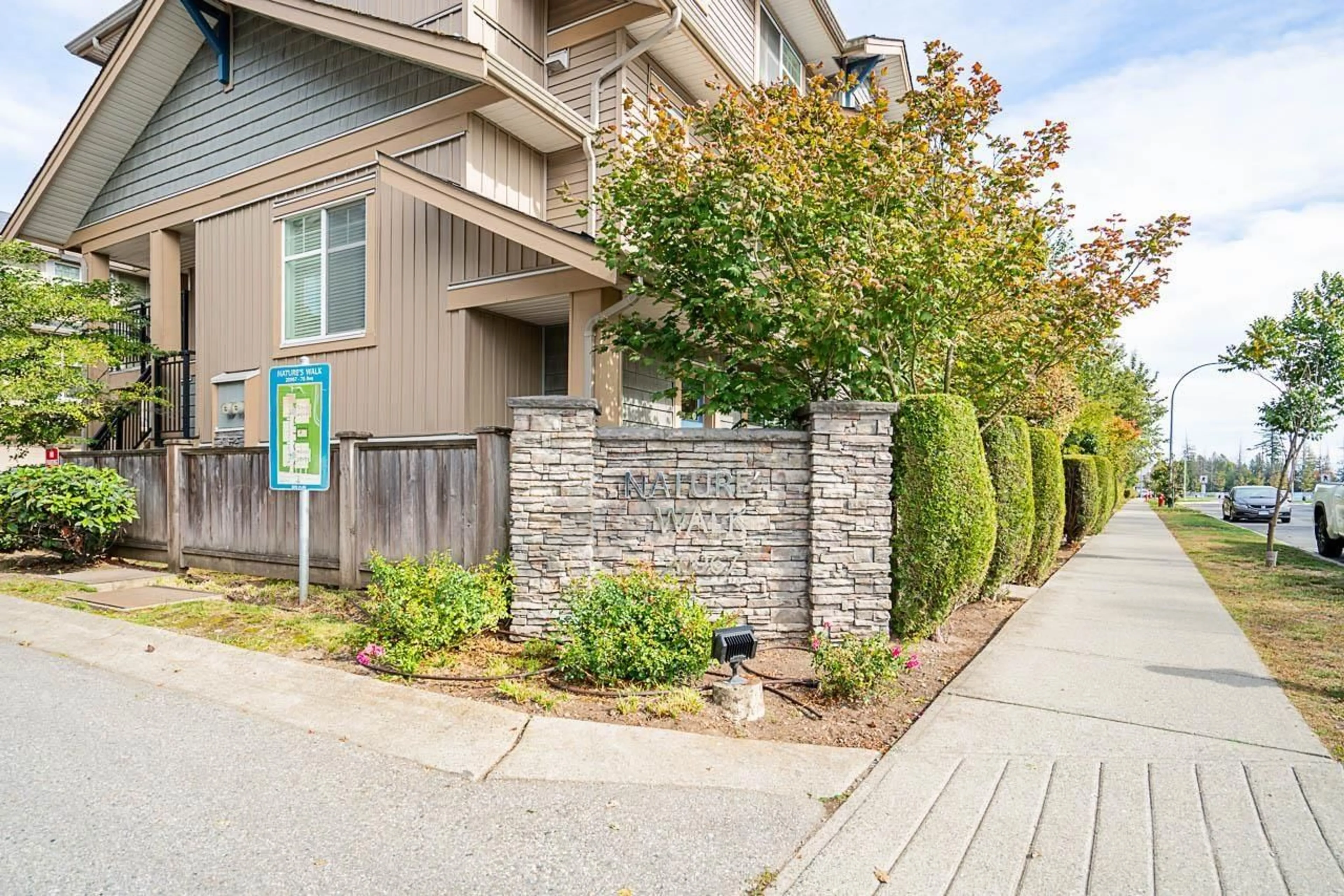 Patio, street for 30 - 20967 76, Langley British Columbia V2Y0L9