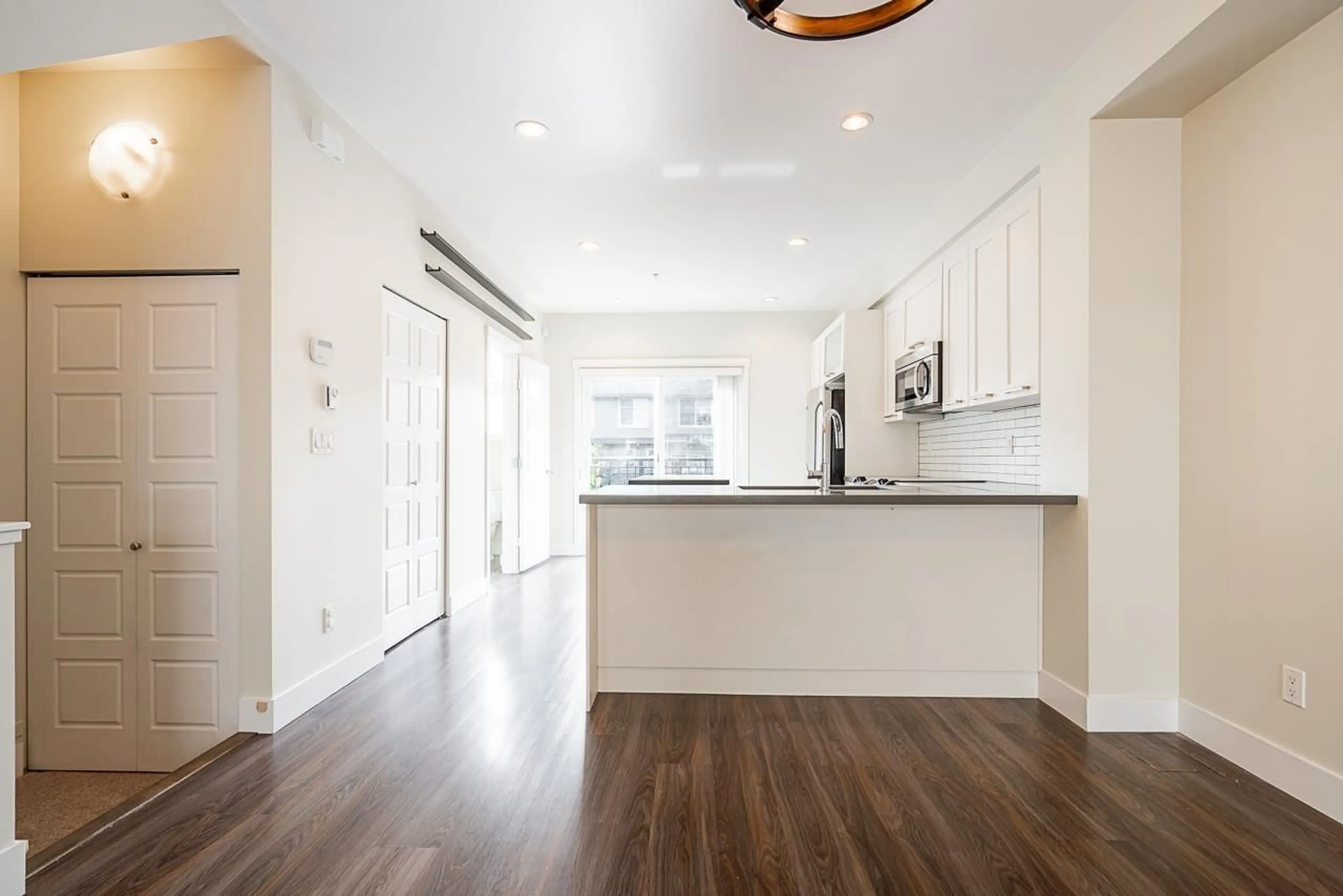 Open concept kitchen, unknown for 30 - 20967 76, Langley British Columbia V2Y0L9