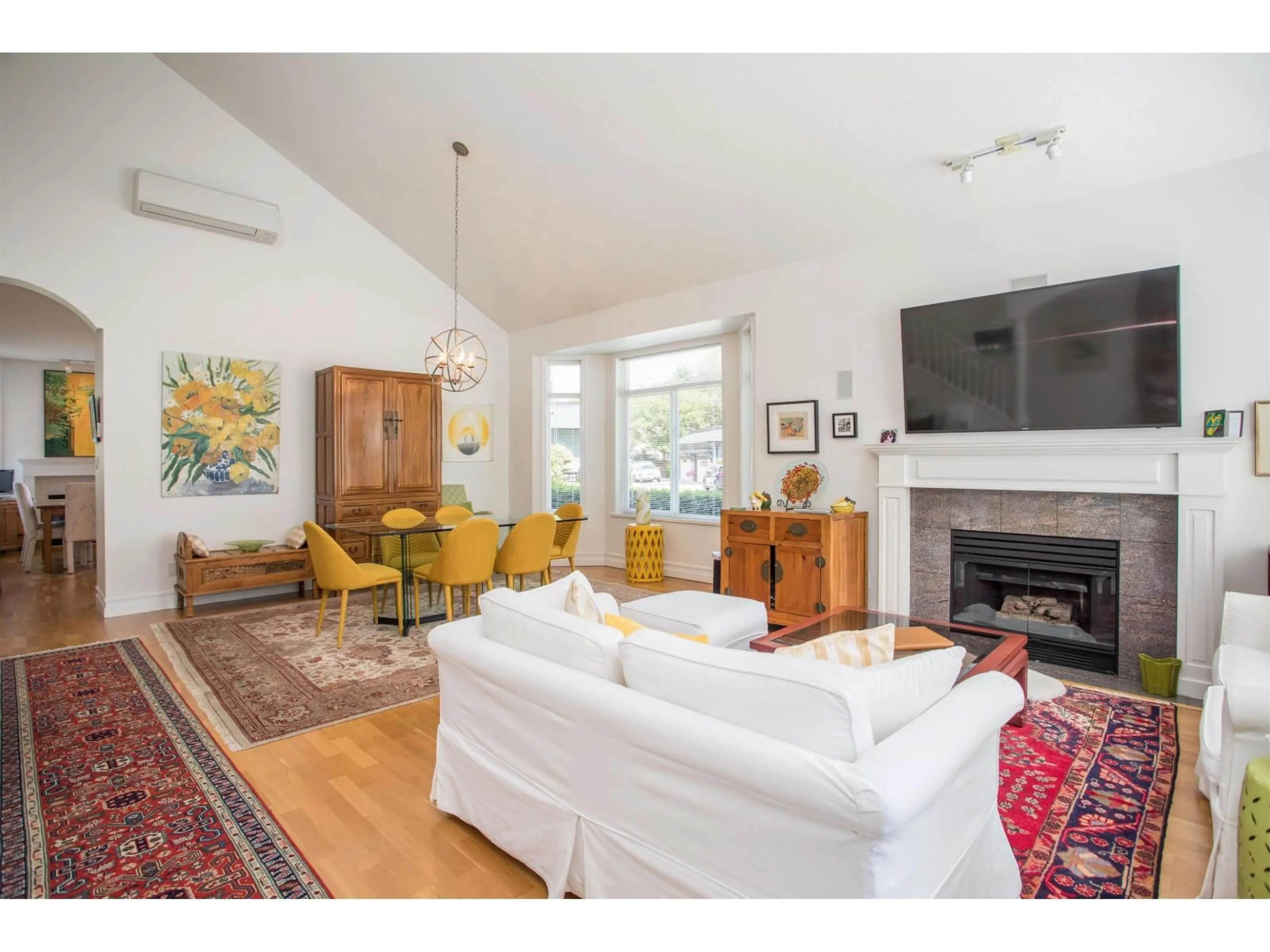 Living room with furniture, unknown for 34 - 14909 32, Surrey British Columbia V4P1A4