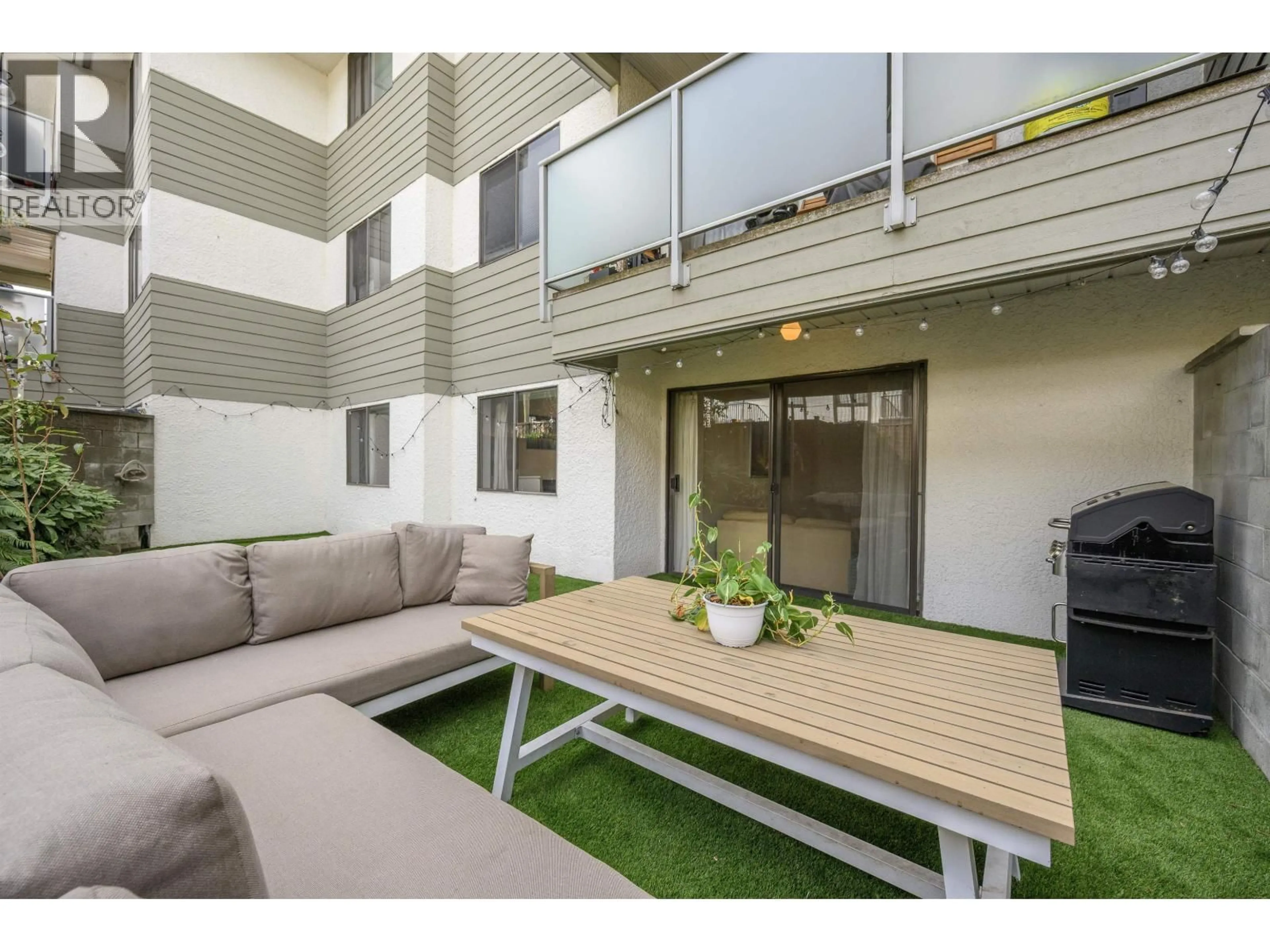 Patio, street for 105 - 308 2ND STREET, North Vancouver British Columbia V7M1E1