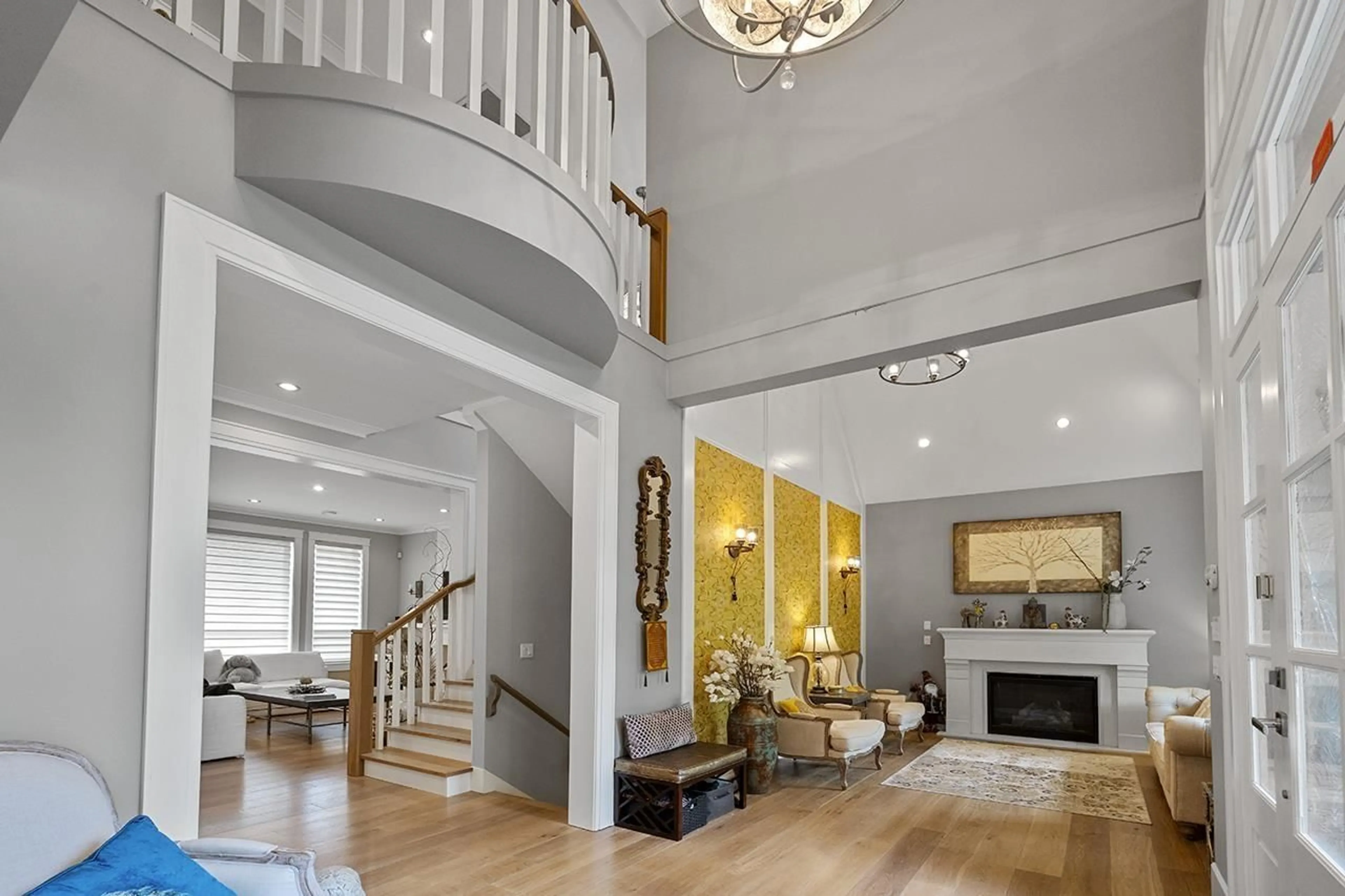 Indoor foyer for 3840 156A, Surrey British Columbia V3Z1X4