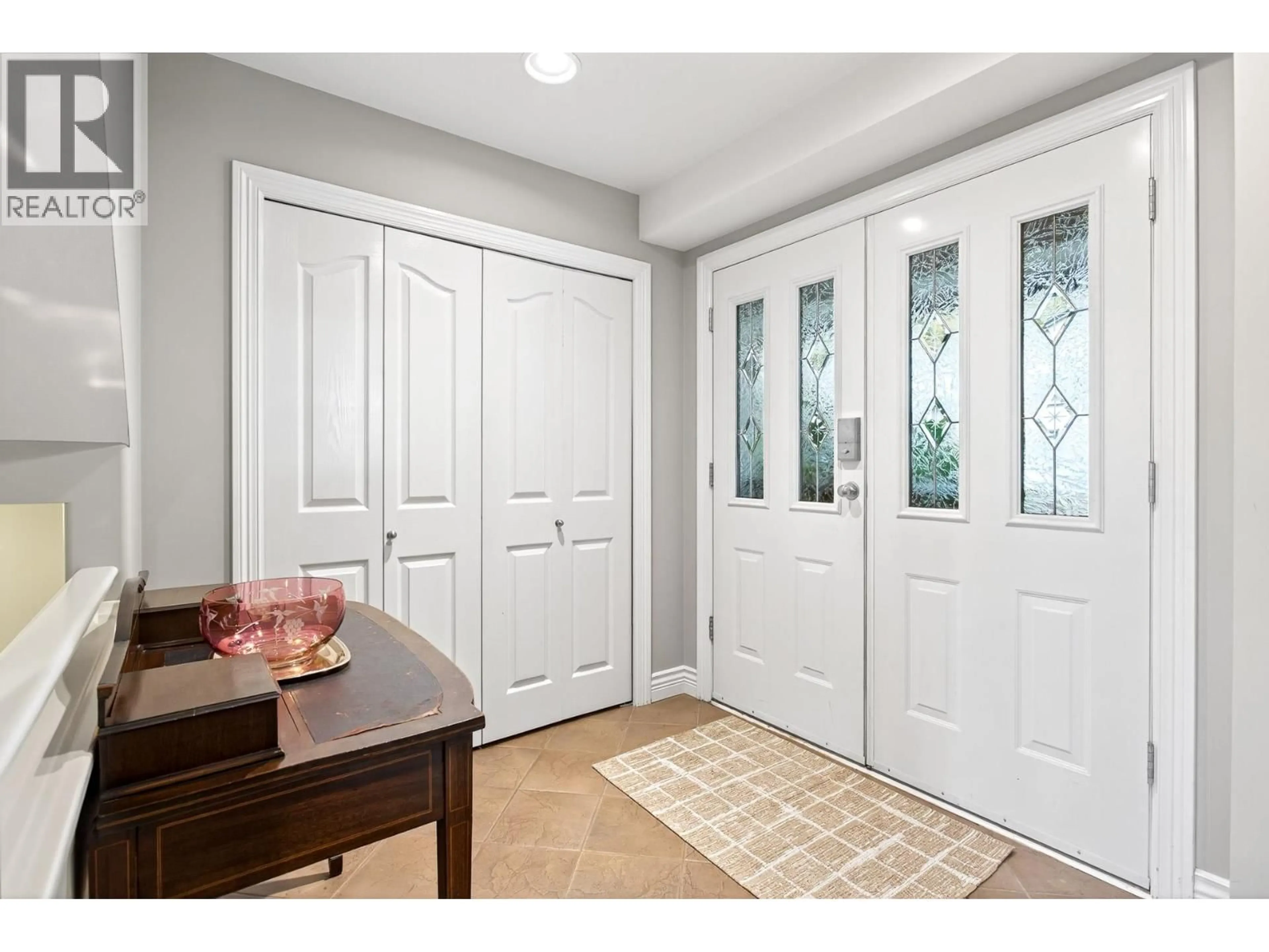 Indoor entryway for 3028 MAPLEWOOD COURT, Coquitlam British Columbia V3E3P3