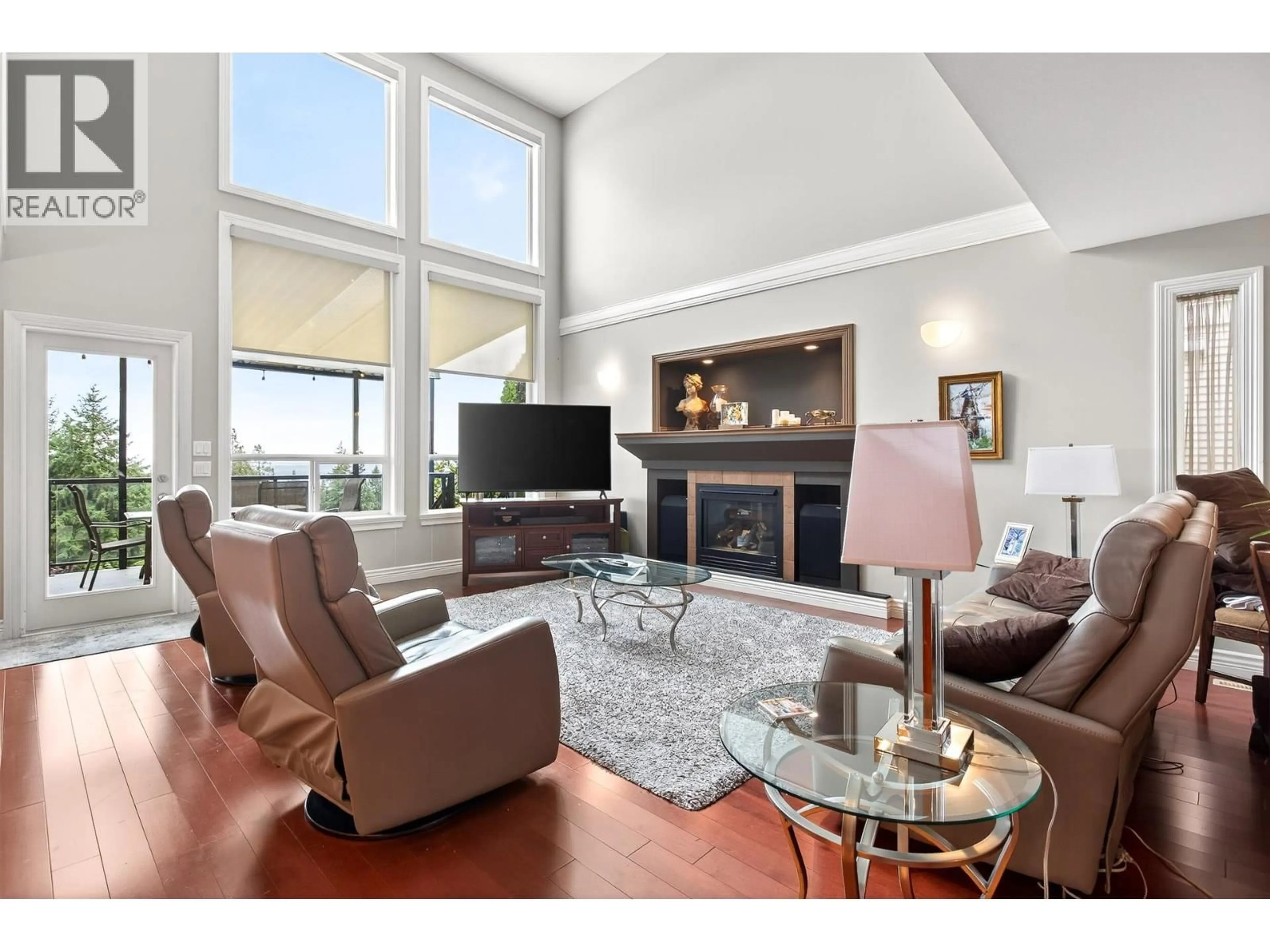 Living room with furniture, unknown for 3028 MAPLEWOOD COURT, Coquitlam British Columbia V3E3P3