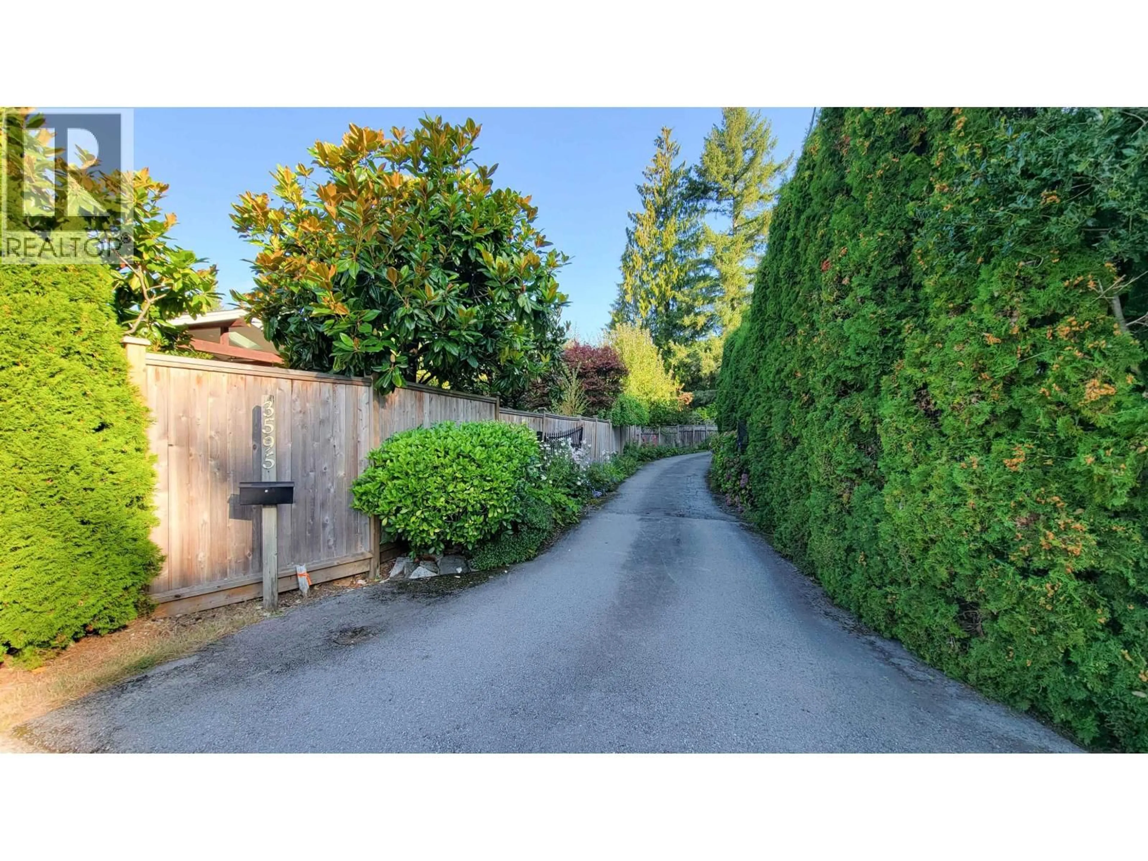 A pic from outside/outdoor area/front of a property/back of a property/a pic from drone, street for 3595 WELLINGTON CRESCENT, North Vancouver British Columbia V7R3B3