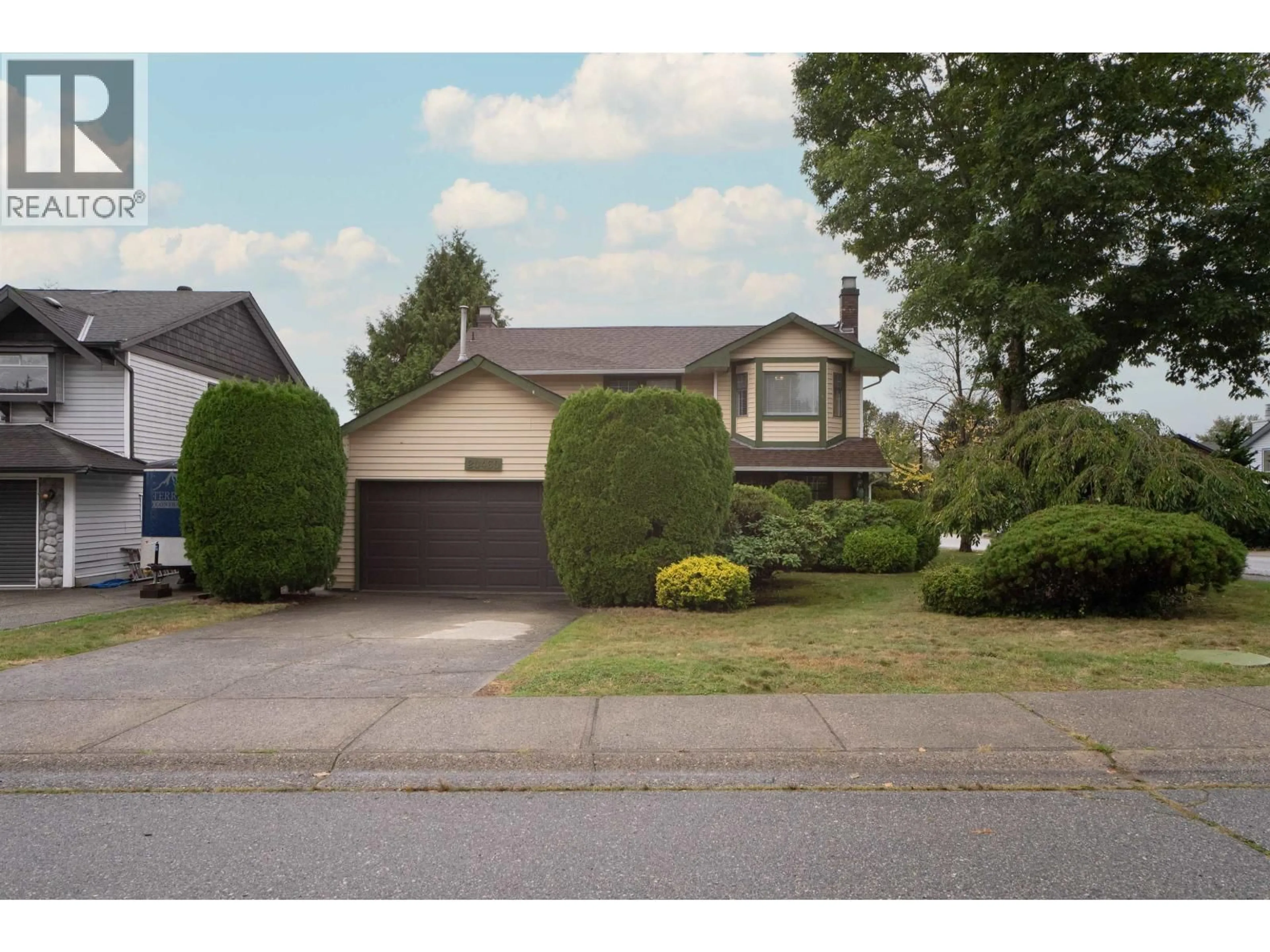 Home with vinyl exterior material, street for 20460 DALE DRIVE, Maple Ridge British Columbia V2X8V9
