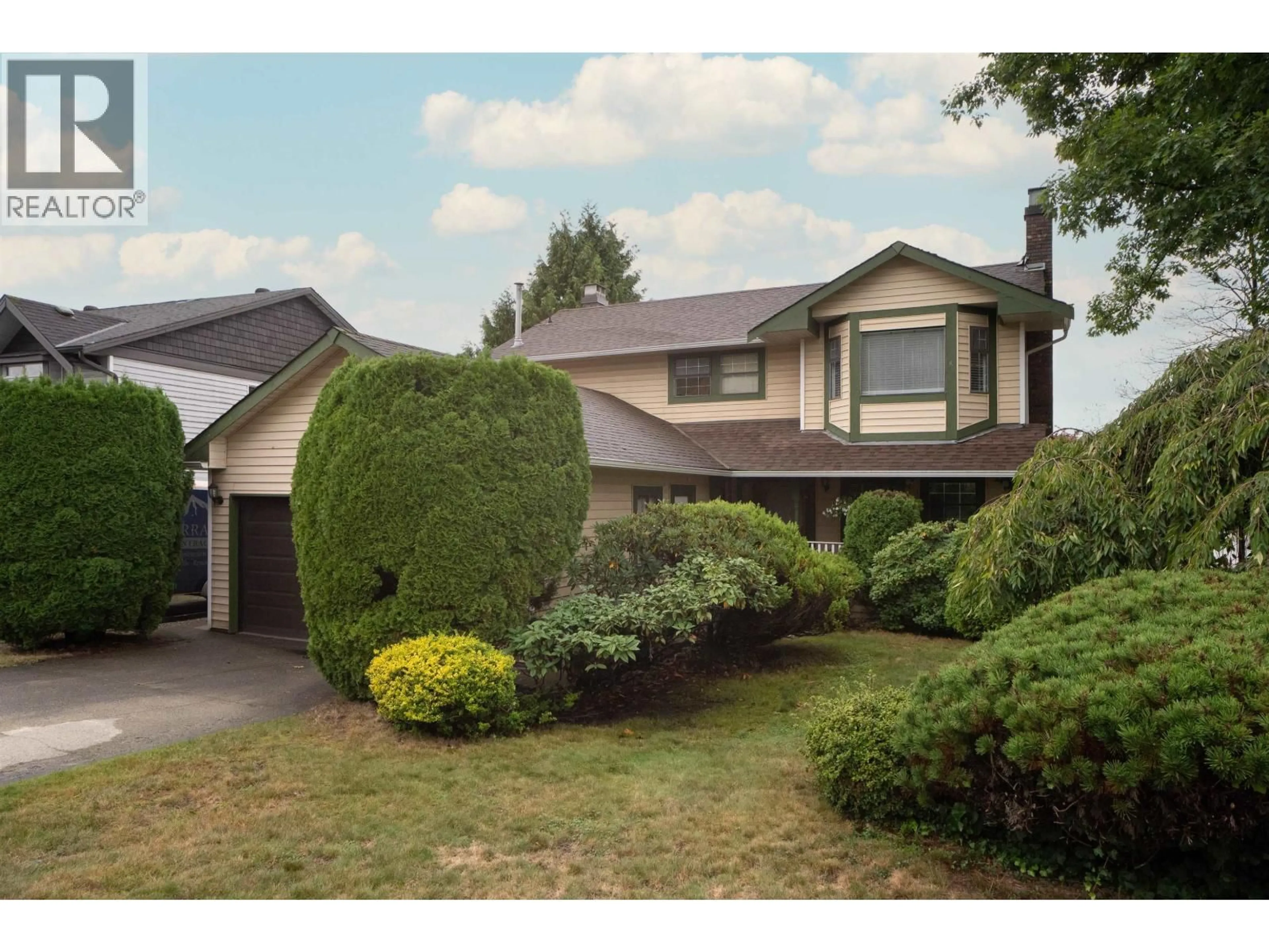 Home with vinyl exterior material, street for 20460 DALE DRIVE, Maple Ridge British Columbia V2X8V9