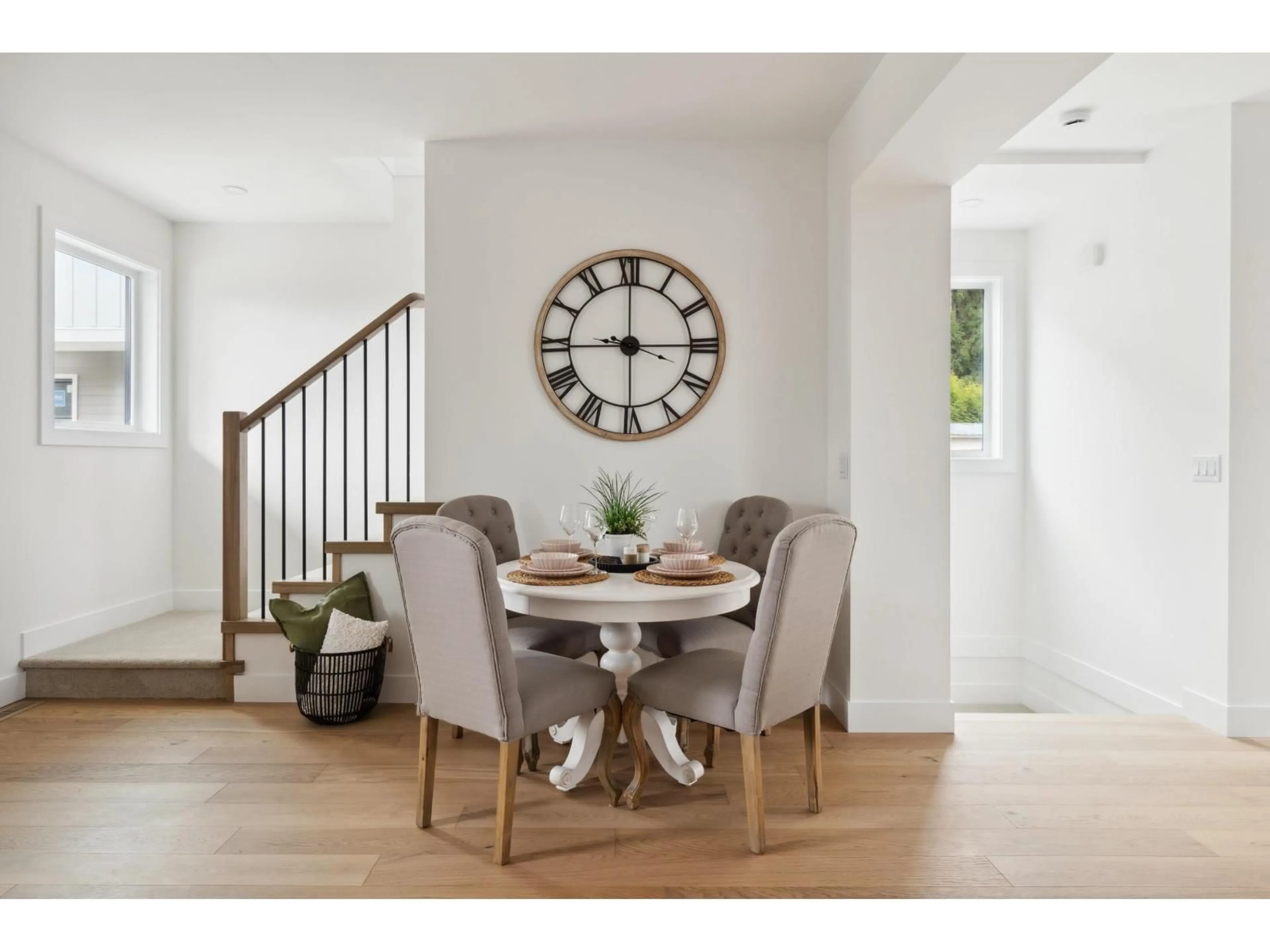 Dining room, wood/laminate floor for 2461 BECK, Abbotsford British Columbia V2S4S3