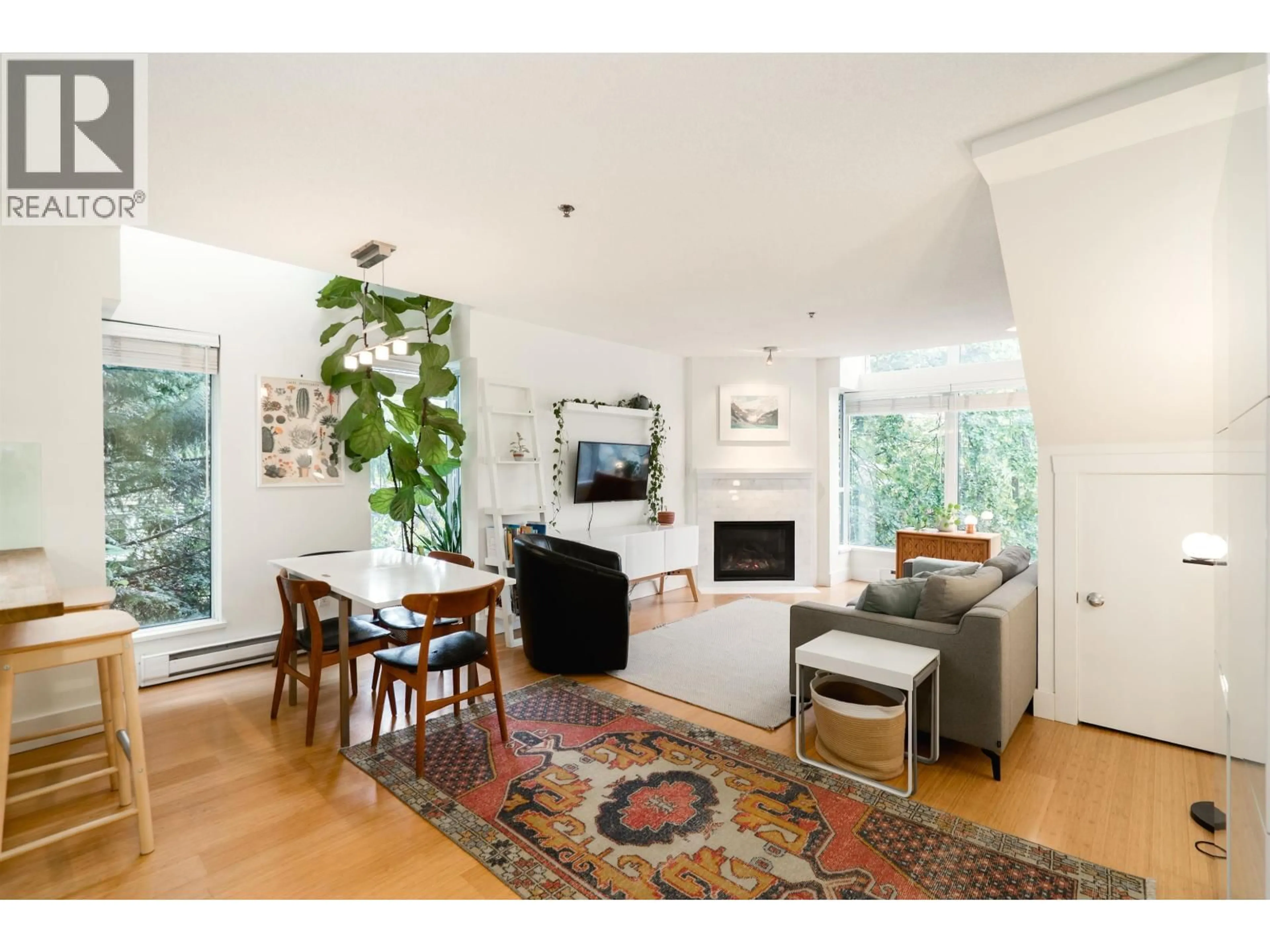 Living room with furniture, unknown for 916 14TH AVENUE, Vancouver British Columbia V5Z1R4