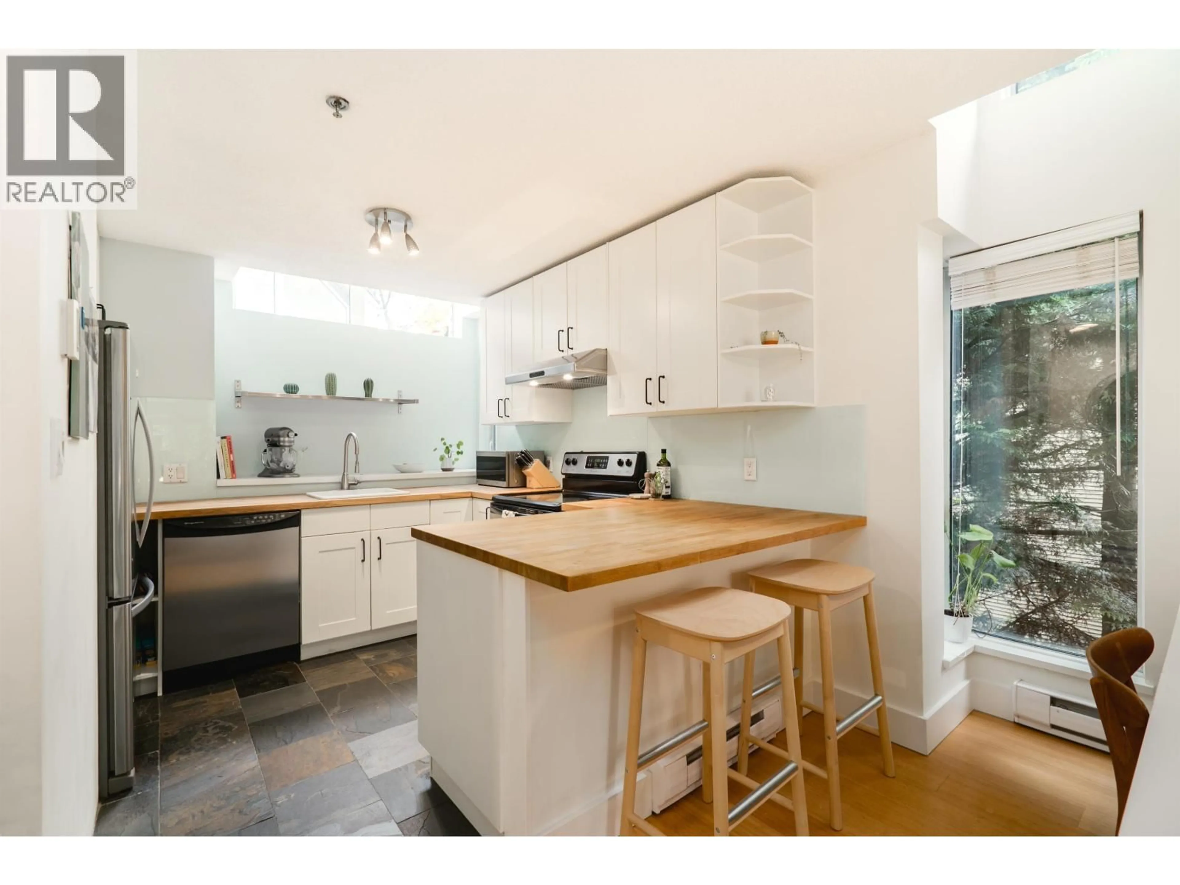 Open concept kitchen, unknown for 916 14TH AVENUE, Vancouver British Columbia V5Z1R4