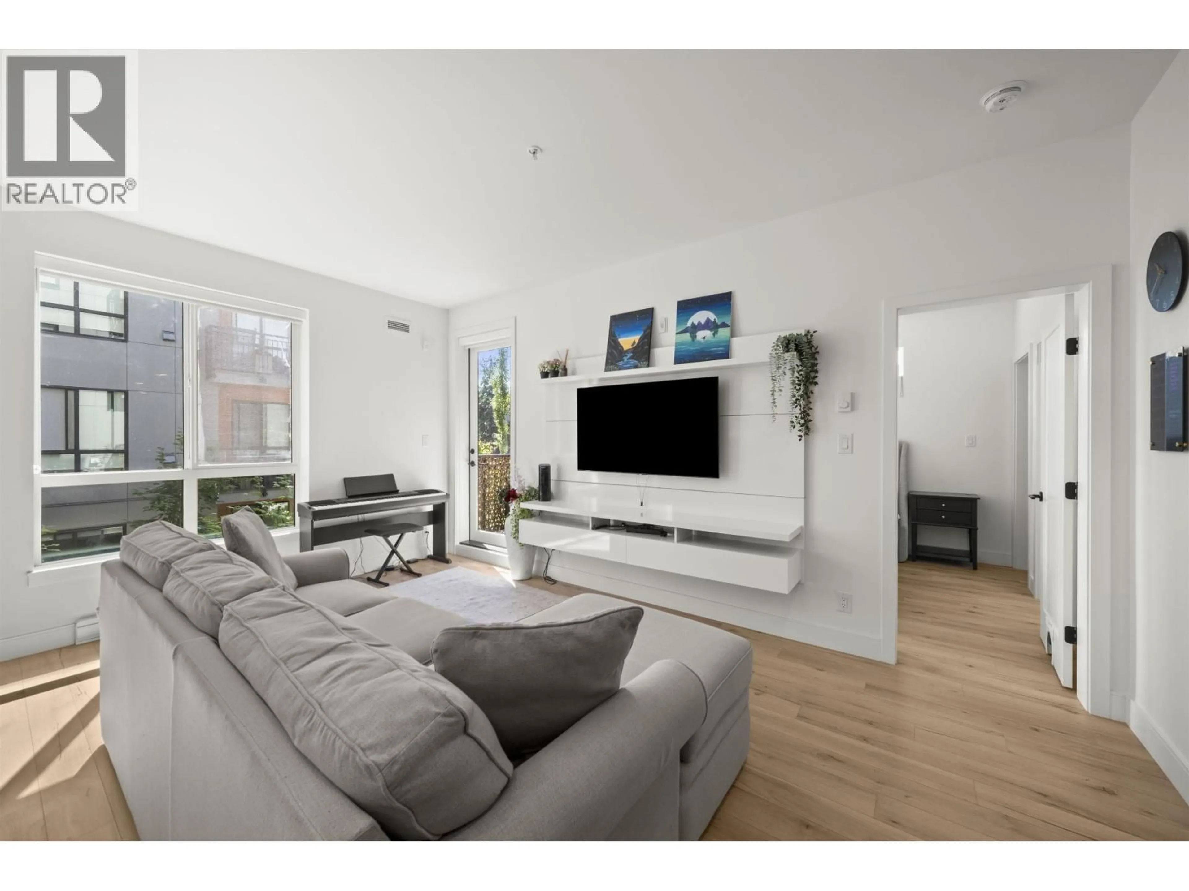 Living room with furniture, unknown for 309 - 3131 MURRAY STREET, Port Moody British Columbia V3H0L9
