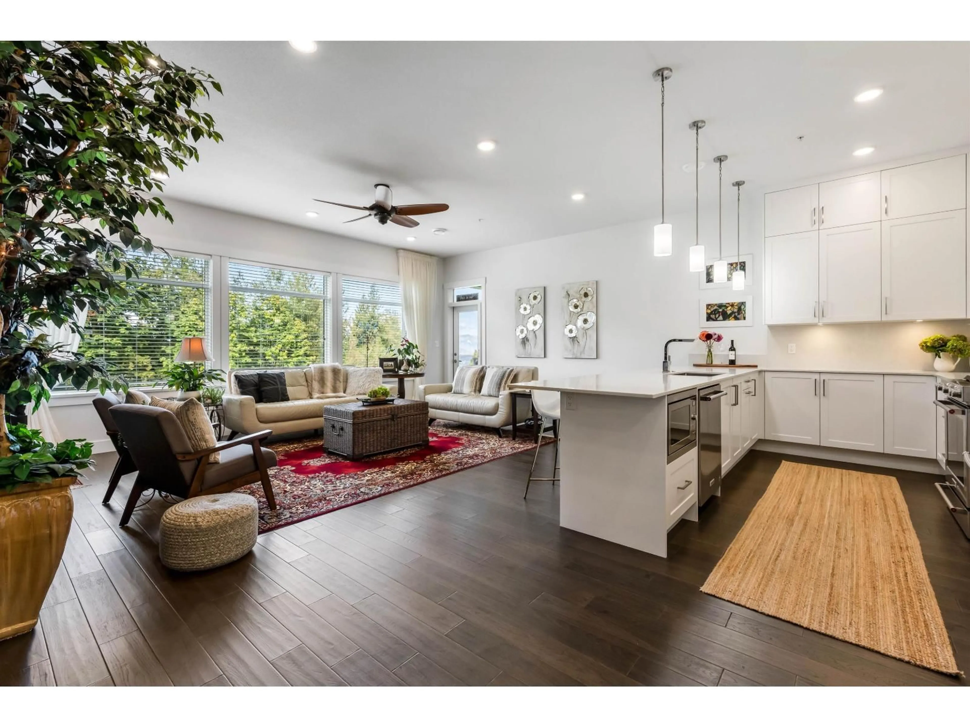 Open concept kitchen, wood/laminate floor for 129 - 51096 FALLS COURT, Chilliwack British Columbia V4Z1K7