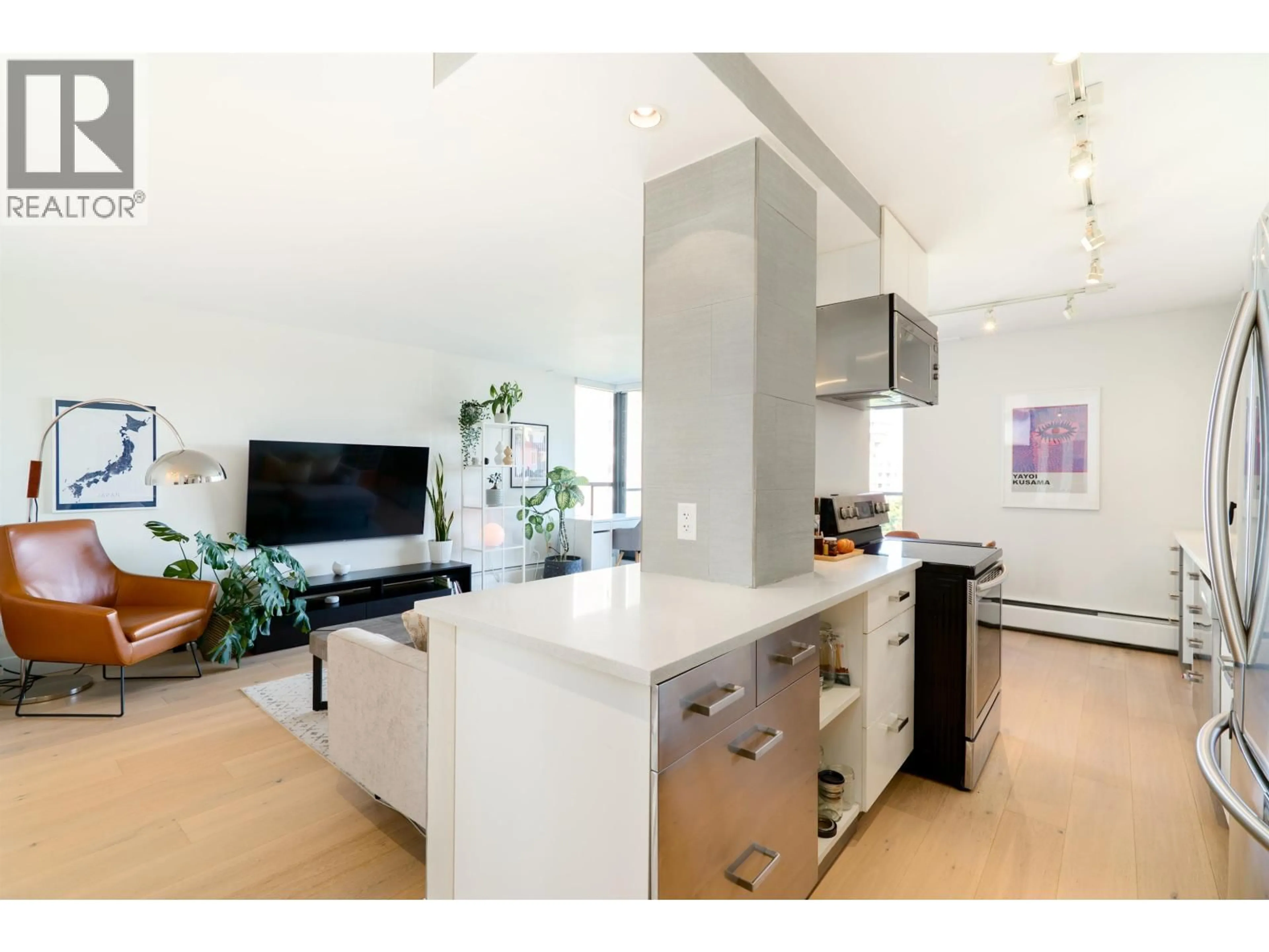 Open concept kitchen, unknown for 304 - 2370 2ND AVENUE, Vancouver British Columbia V6K1J2