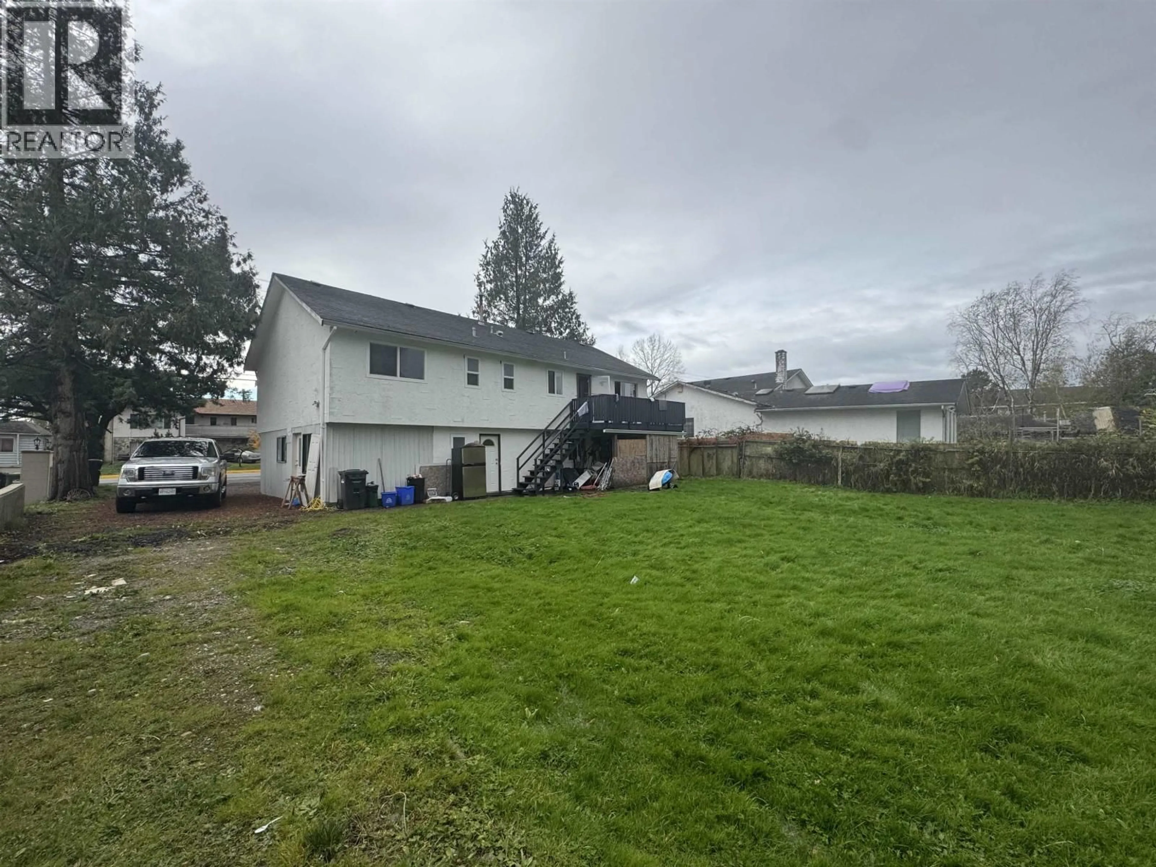 A pic from outside/outdoor area/front of a property/back of a property/a pic from drone, unknown for 10251 BLUNDELL ROAD, Richmond British Columbia V6Y1K9