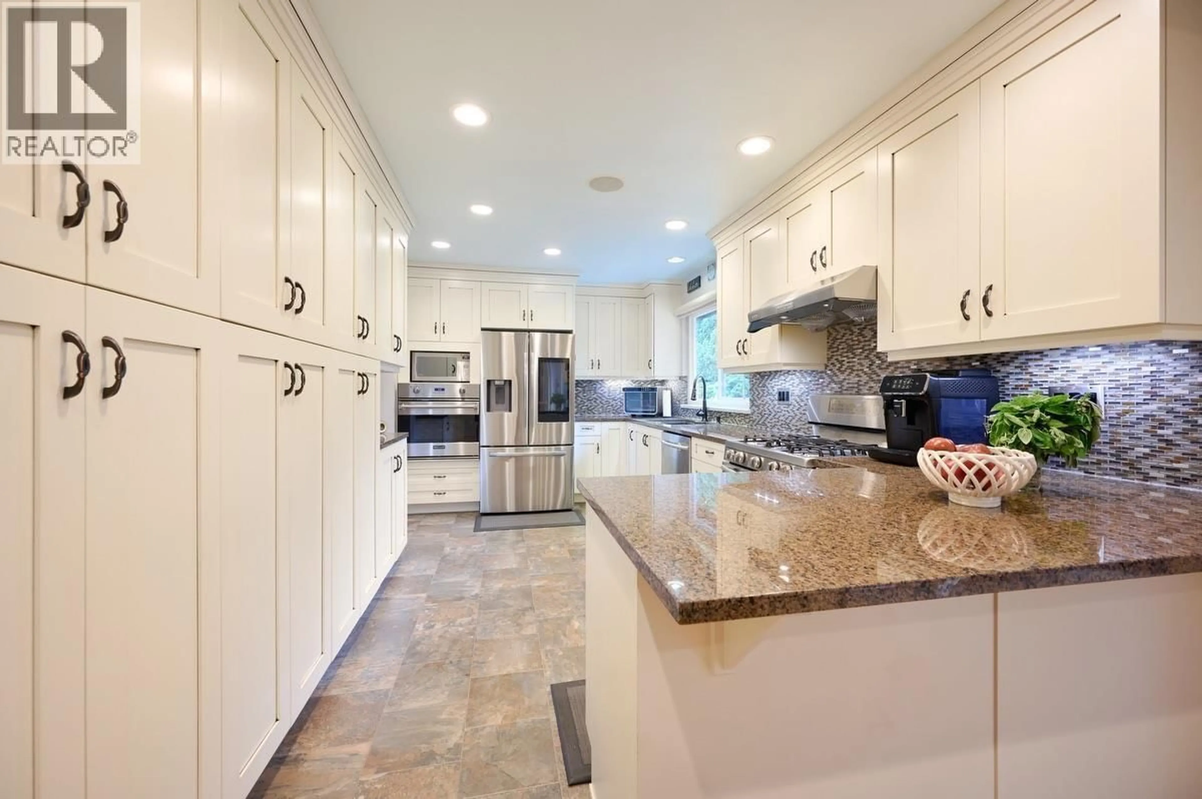 Contemporary kitchen, ceramic/tile floor for 3222 PINDA DRIVE, Port Moody British Columbia V3H3J7