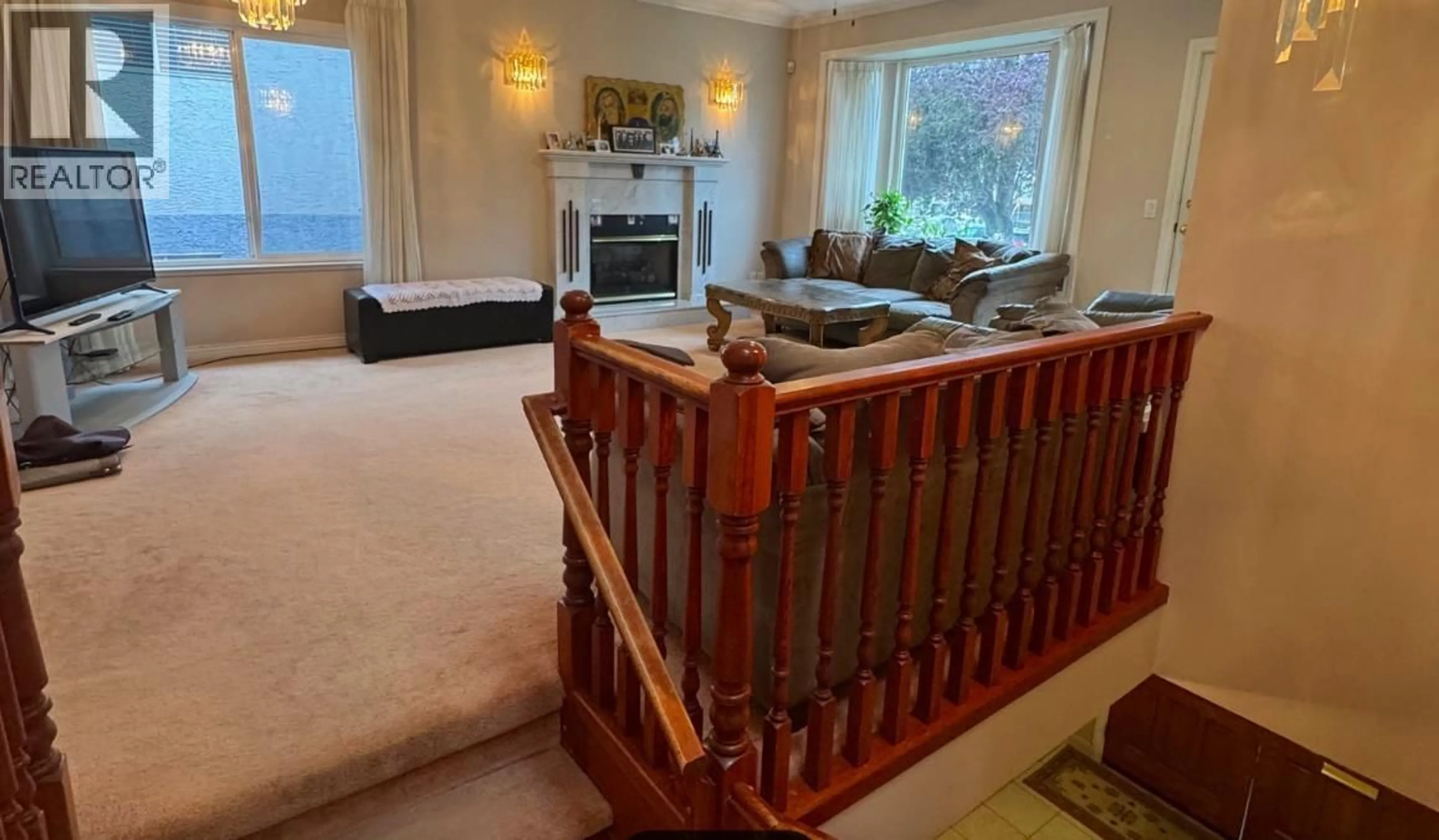 Living room with furniture, carpet floor for 591 28TH AVENUE, Vancouver British Columbia V5V2N4