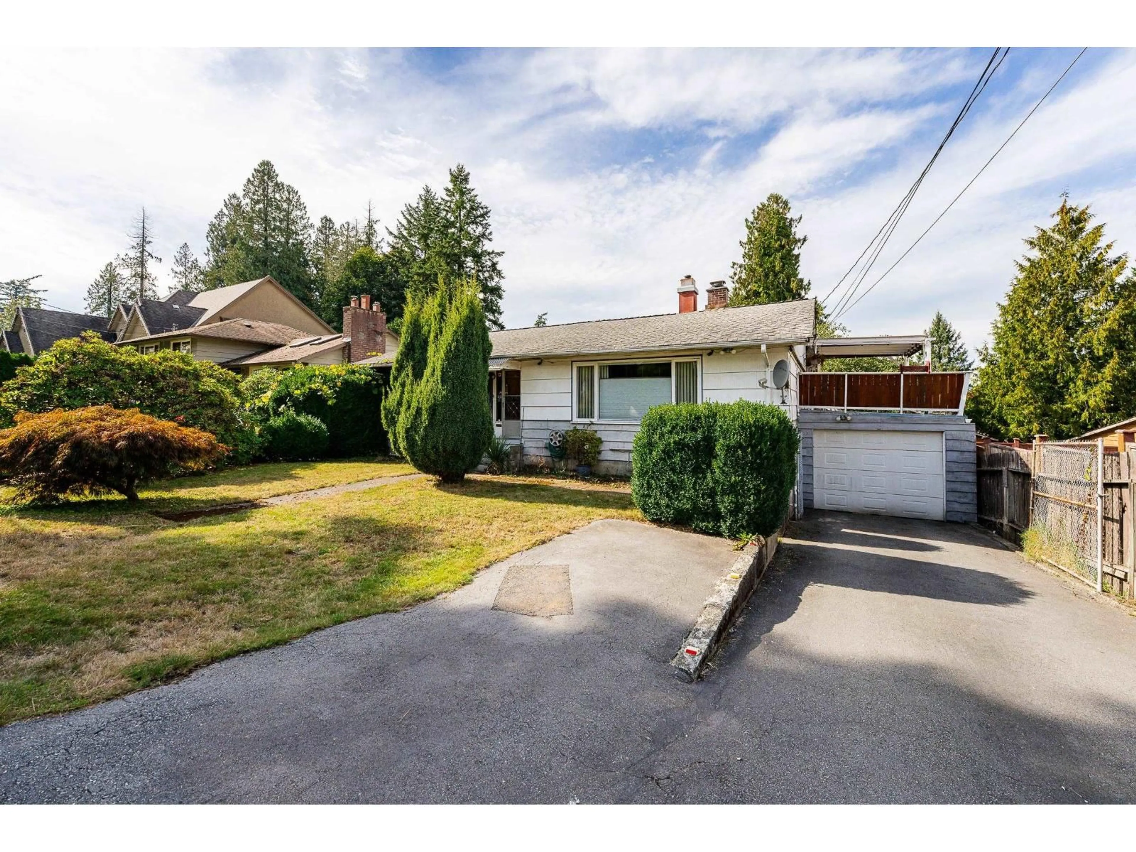 A pic from outside/outdoor area/front of a property/back of a property/a pic from drone, street for 10725 127A, Surrey British Columbia V3V5L7
