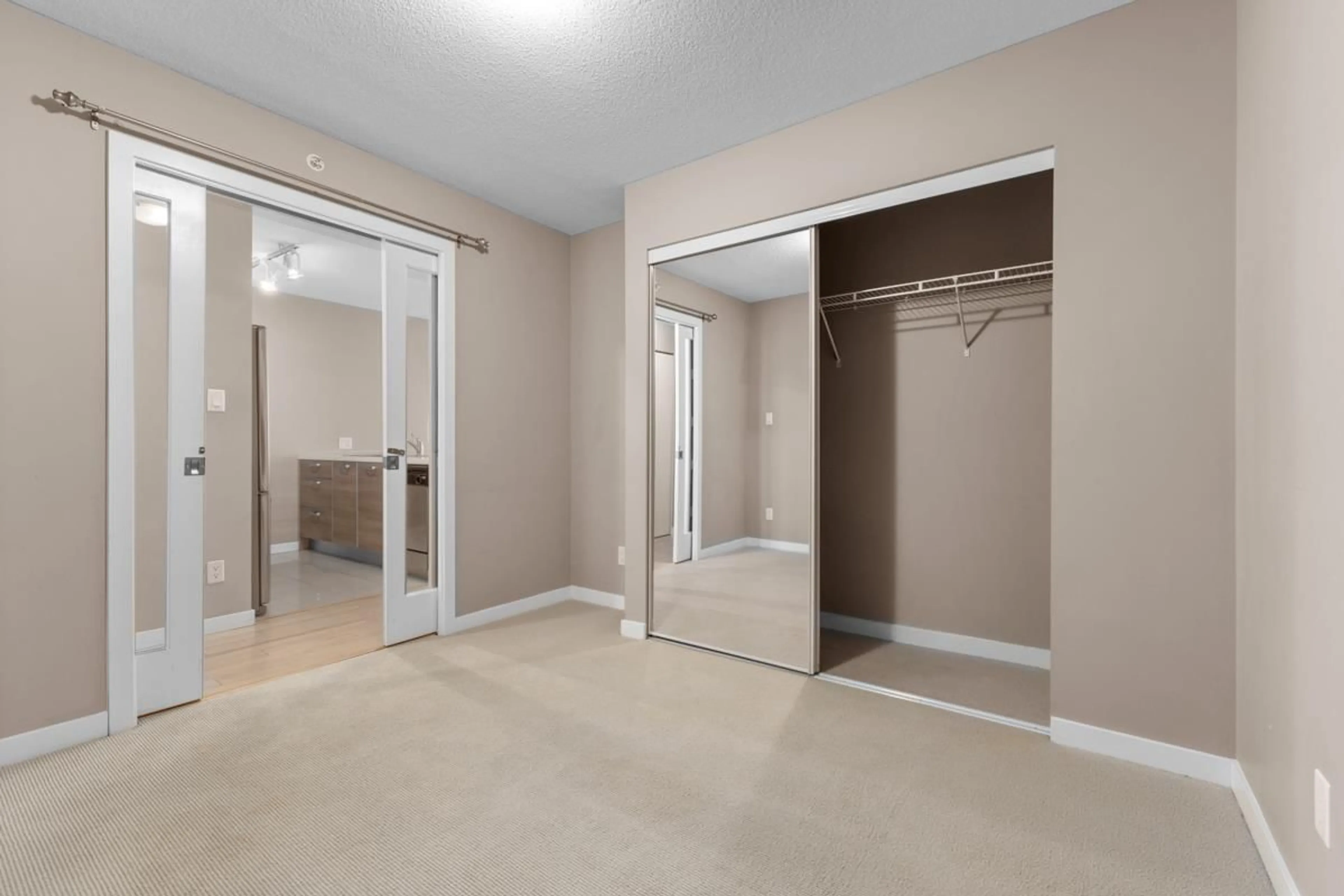 Unknown for 3003 - 9981 WHALLEY, Surrey British Columbia V3T0G6