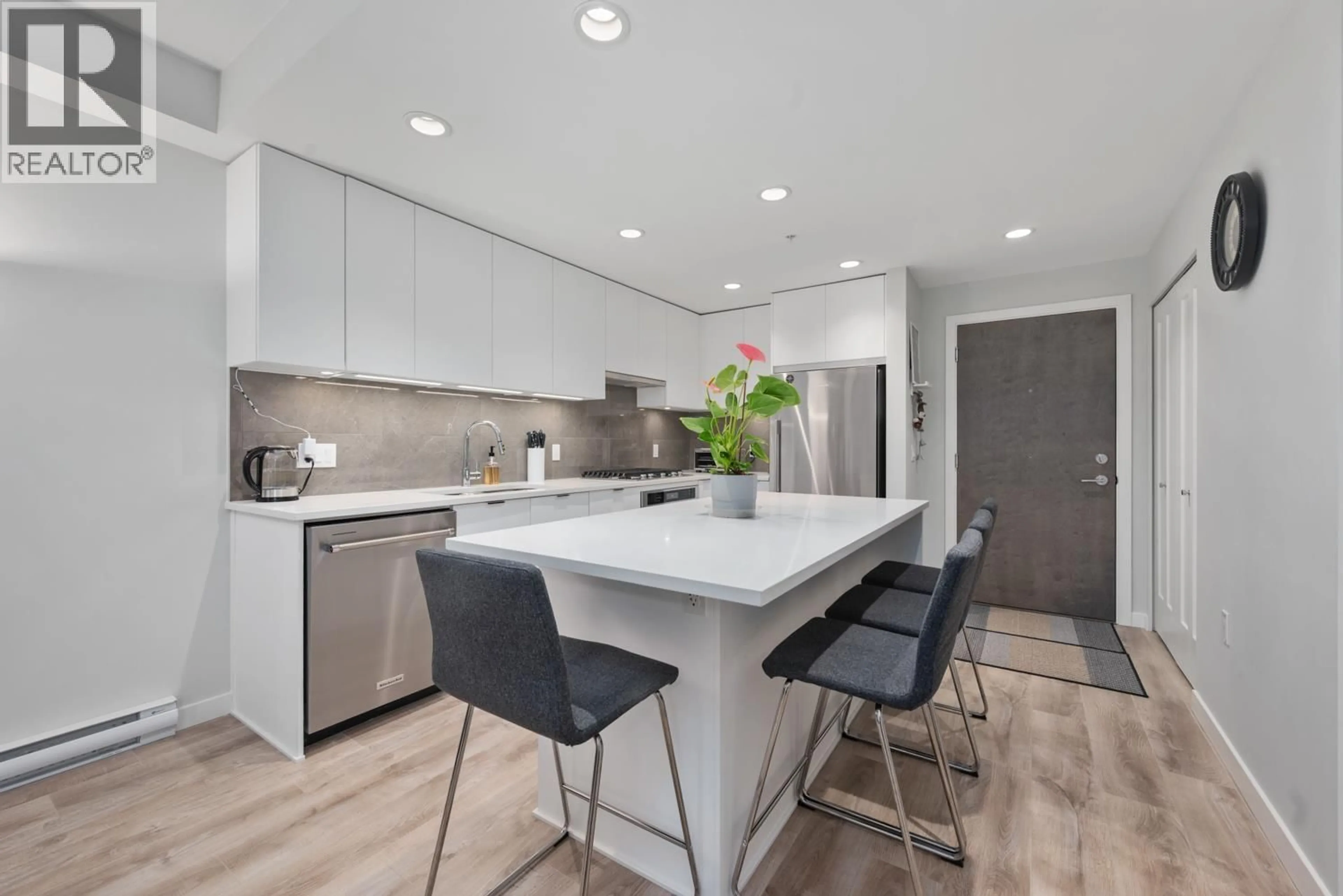 Contemporary kitchen, unknown for 407 - 615 COTTONWOOD AVENUE, Coquitlam British Columbia V3J2S5