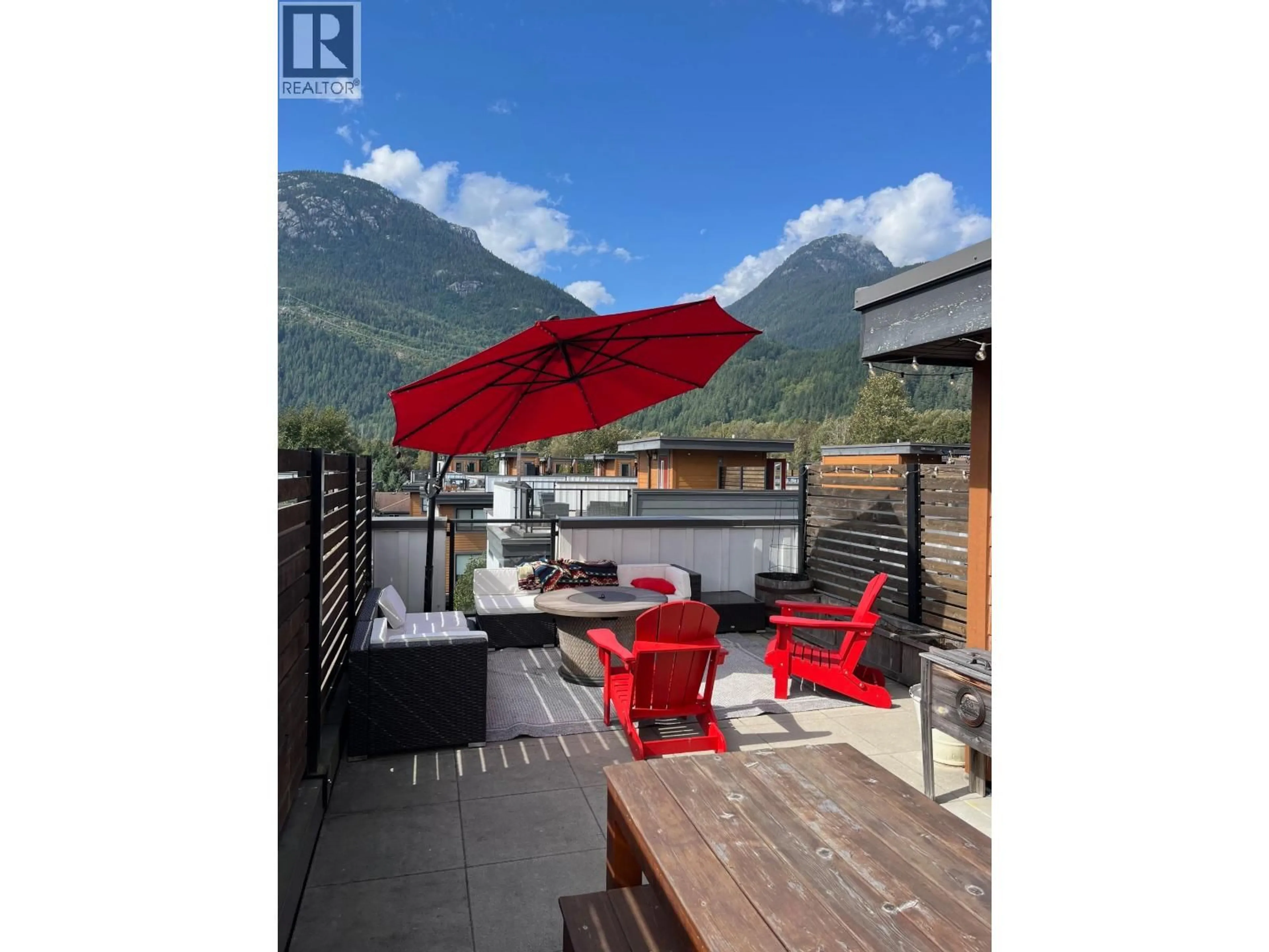 Patio, mountain view for 48 - 39769 GOVERNMENT ROAD, Squamish British Columbia V8B0Z1