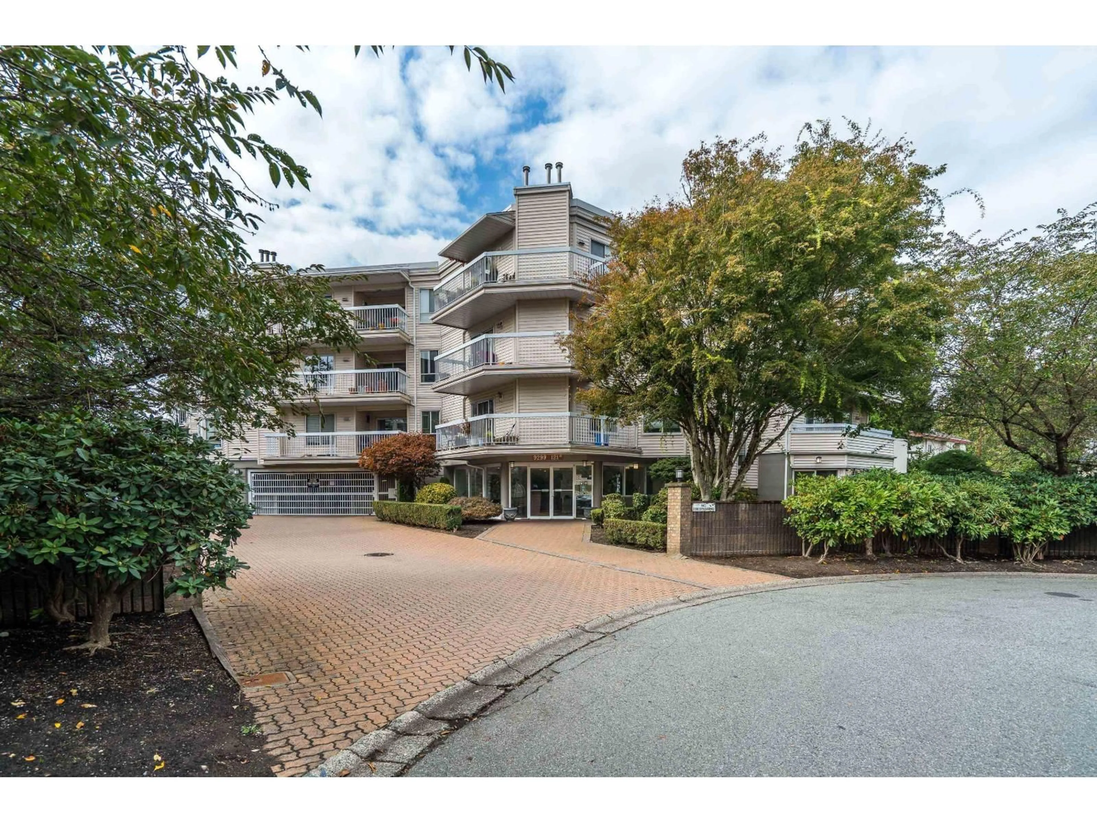 Unknown for 315 - 9299 121, Surrey British Columbia V3V7X8