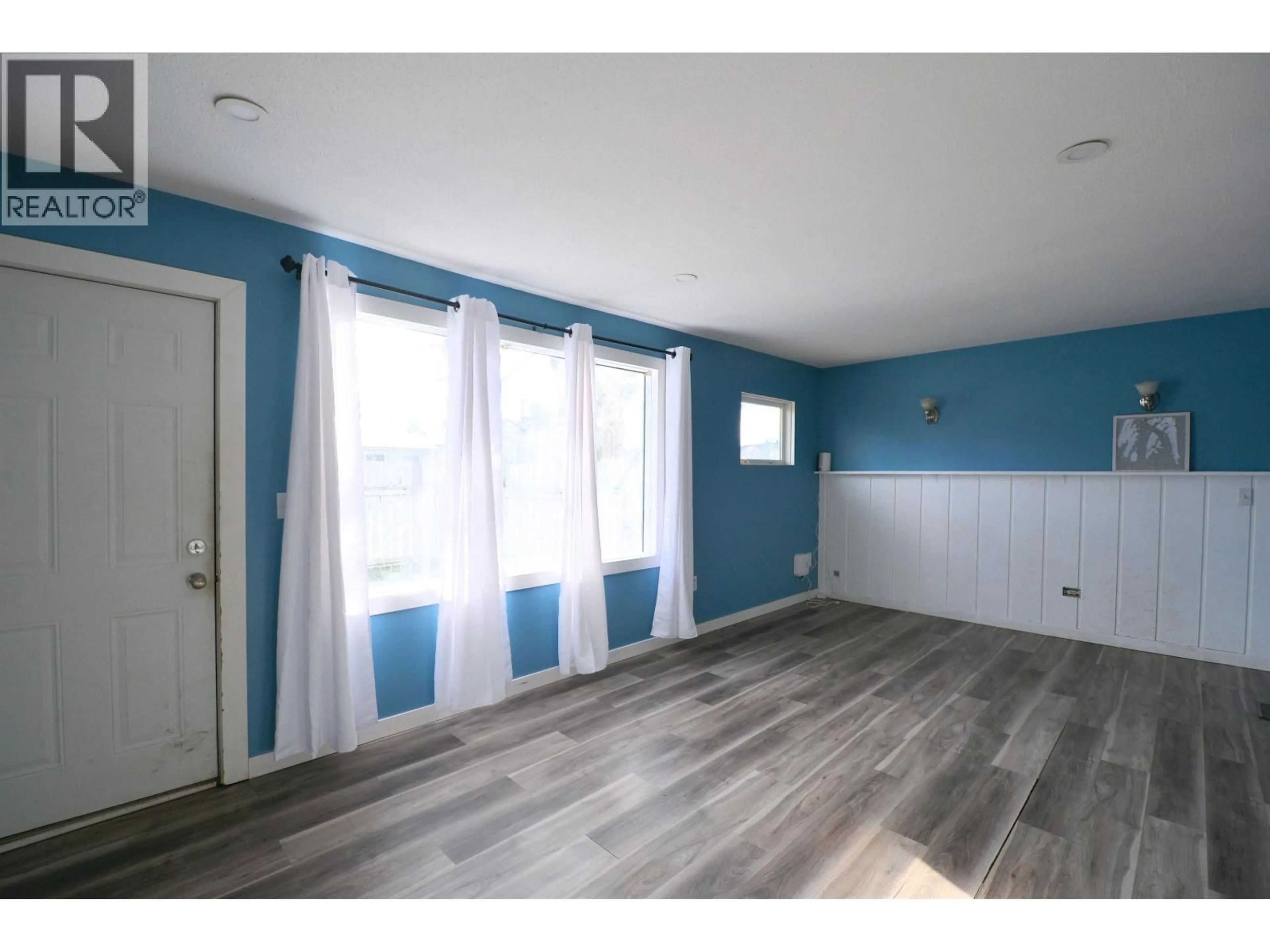 A pic of a room for 2440 15TH AVENUE, Prince George British Columbia V2M1S6