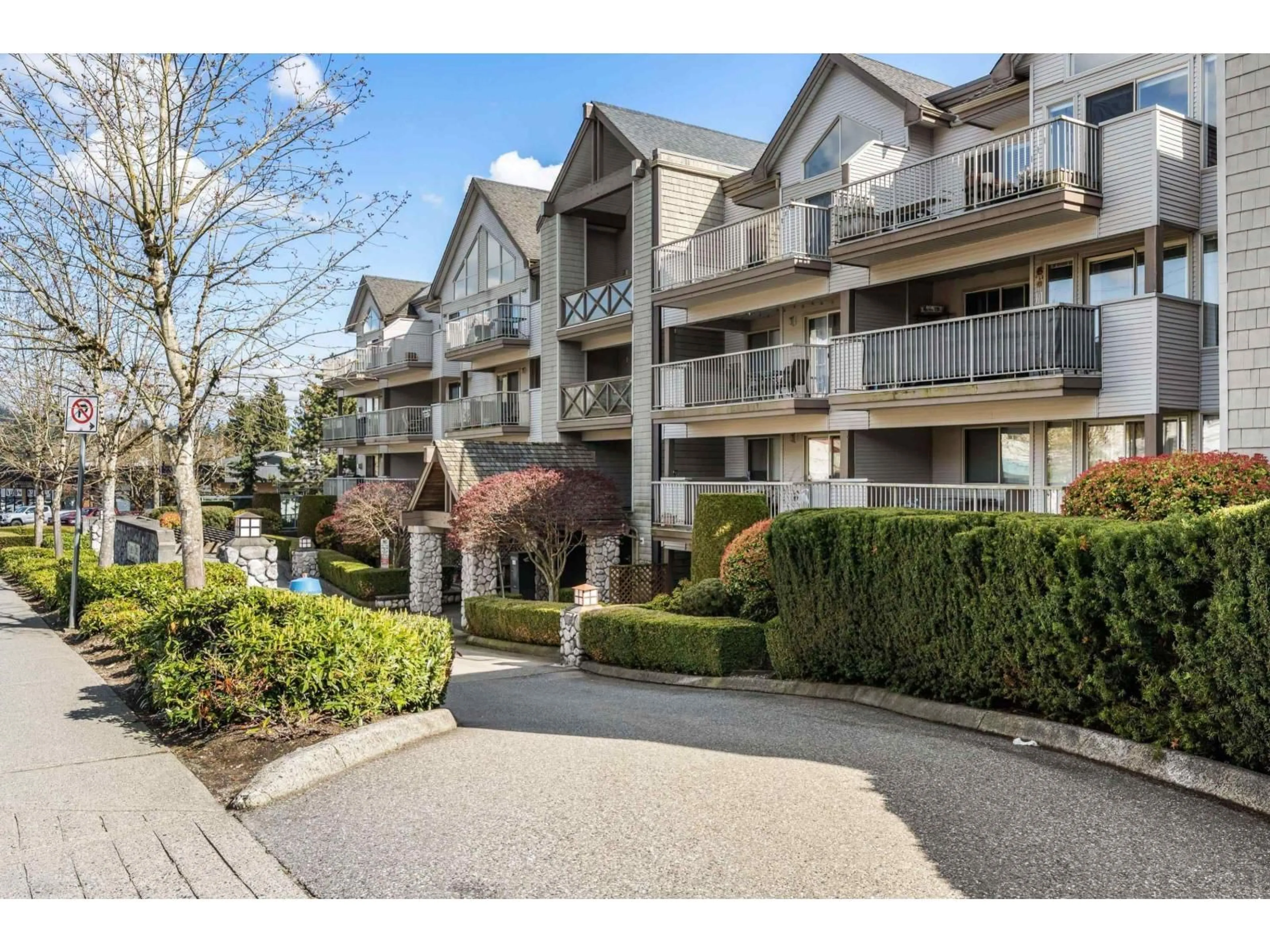 Unknown for 303 - 33478 ROBERTS, Abbotsford British Columbia V2S8E1
